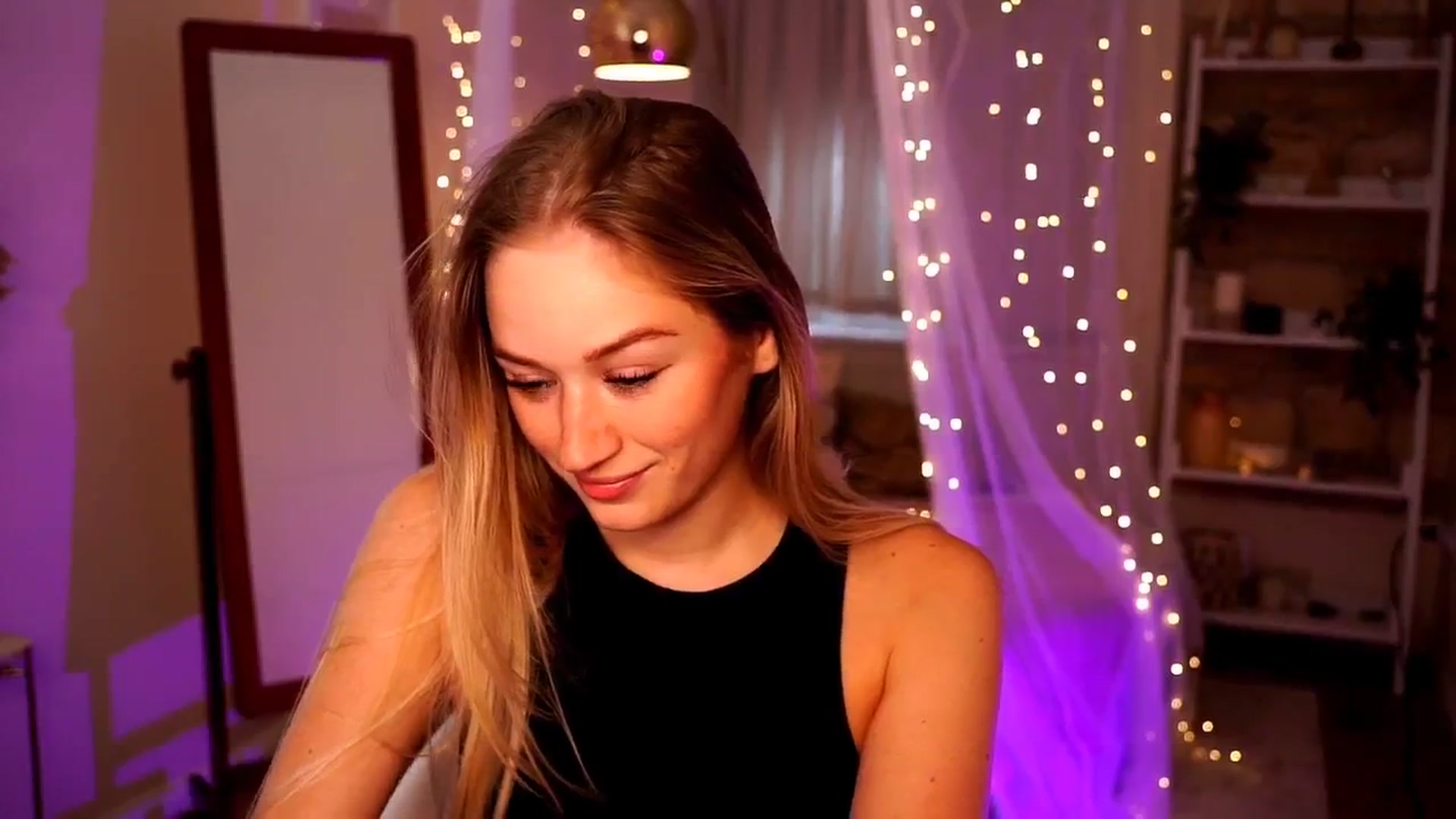 Gallery image thumbnail from CheckmyPeach's myfreecams stream on, 07/29/2024, 04:29 image 17 of 20