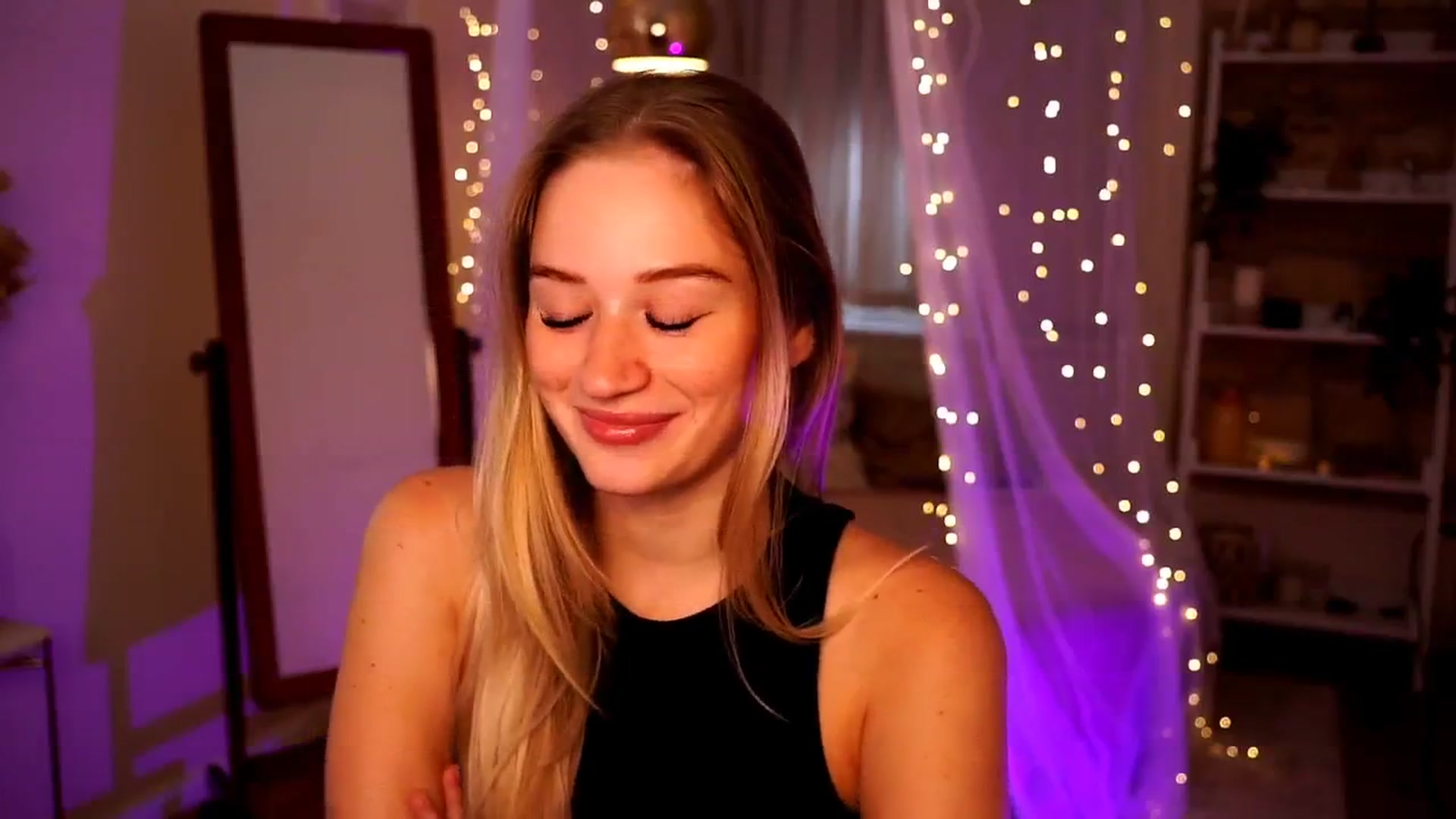 Gallery image thumbnail from CheckmyPeach's myfreecams stream on, 07/29/2024, 04:29 image 18 of 20