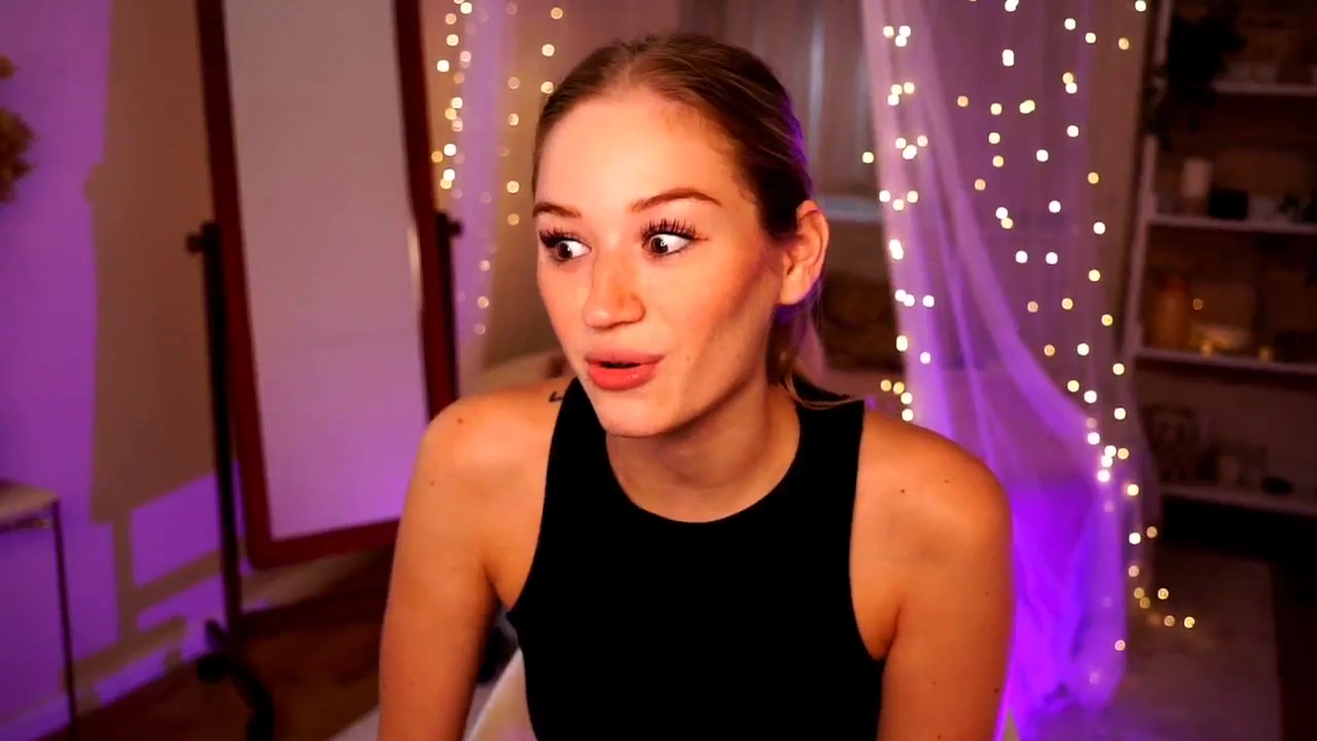 Gallery image thumbnail from CheckmyPeach's myfreecams stream on, 07/29/2024, 04:29 image 12 of 20