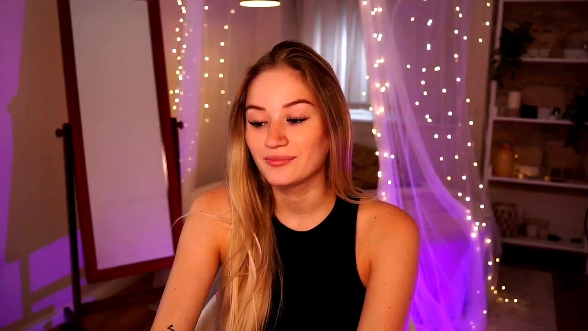 Gallery image thumbnail from CheckmyPeach's myfreecams stream on, 07/29/2024, 05:27 image 18 of 20