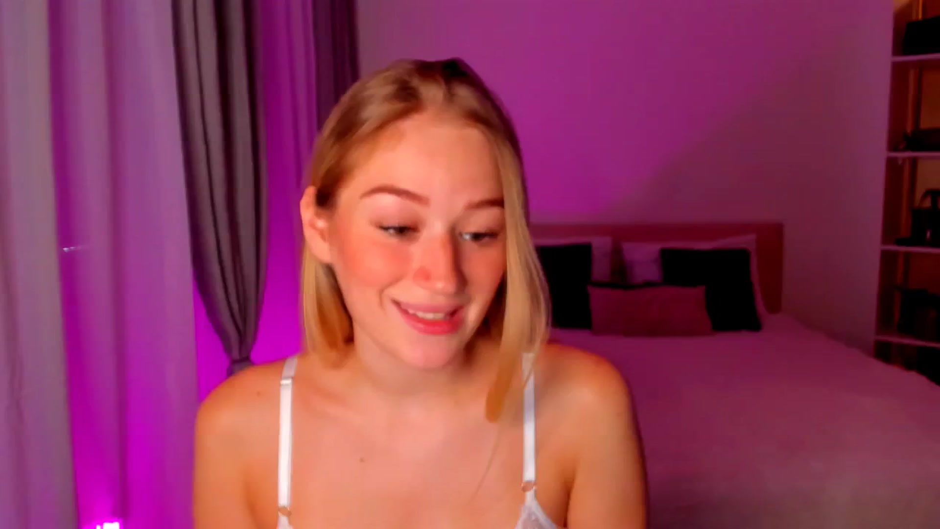 Gallery image thumbnail from CheckmyPeach's myfreecams stream on, 08/03/2024, 13:27 image 20 of 20