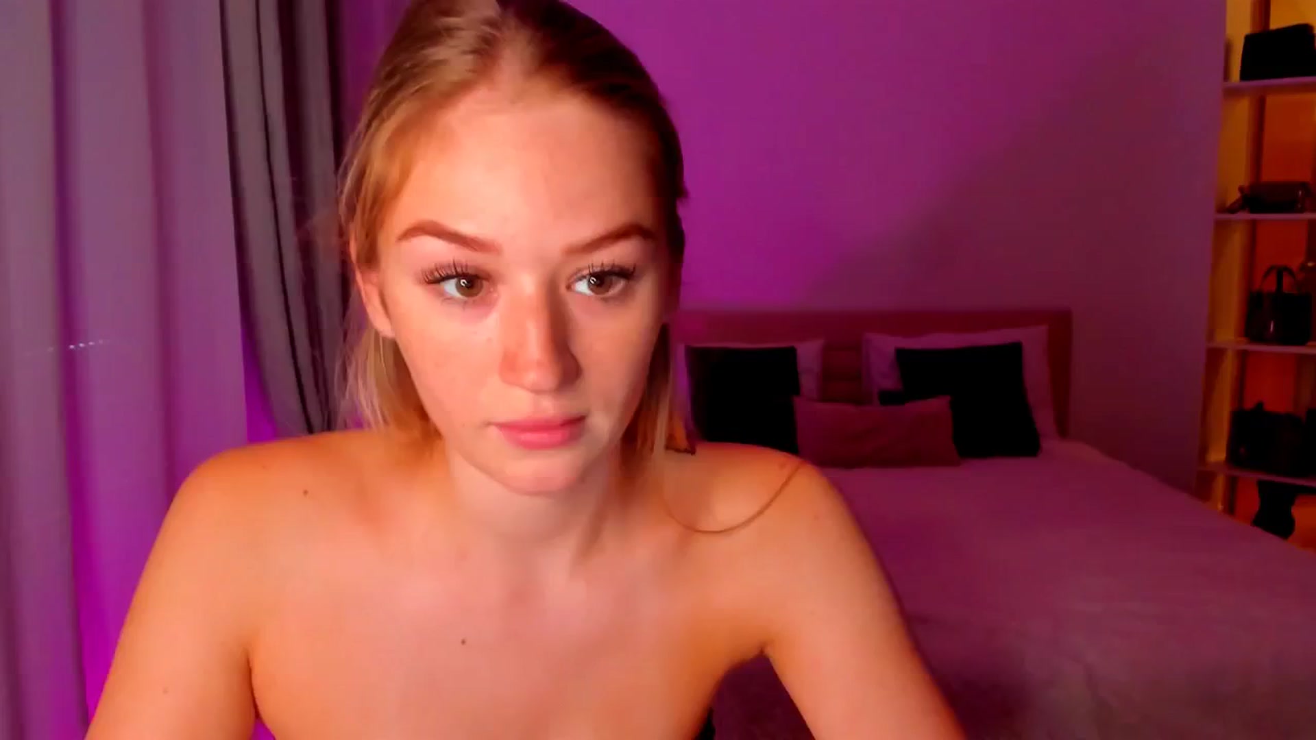 Gallery image thumbnail from CheckmyPeach's myfreecams stream on, 08/04/2024, 13:01 image 4 of 20