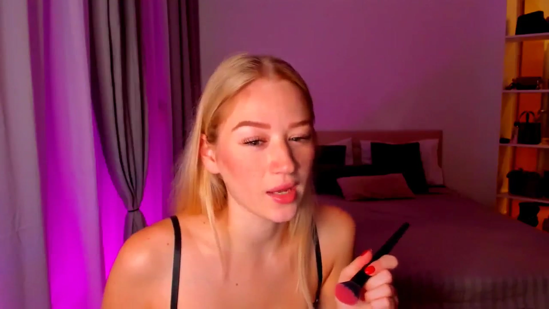 Gallery image thumbnail from CheckmyPeach's myfreecams stream on, 08/25/2024, 14:23 image 3 of 20