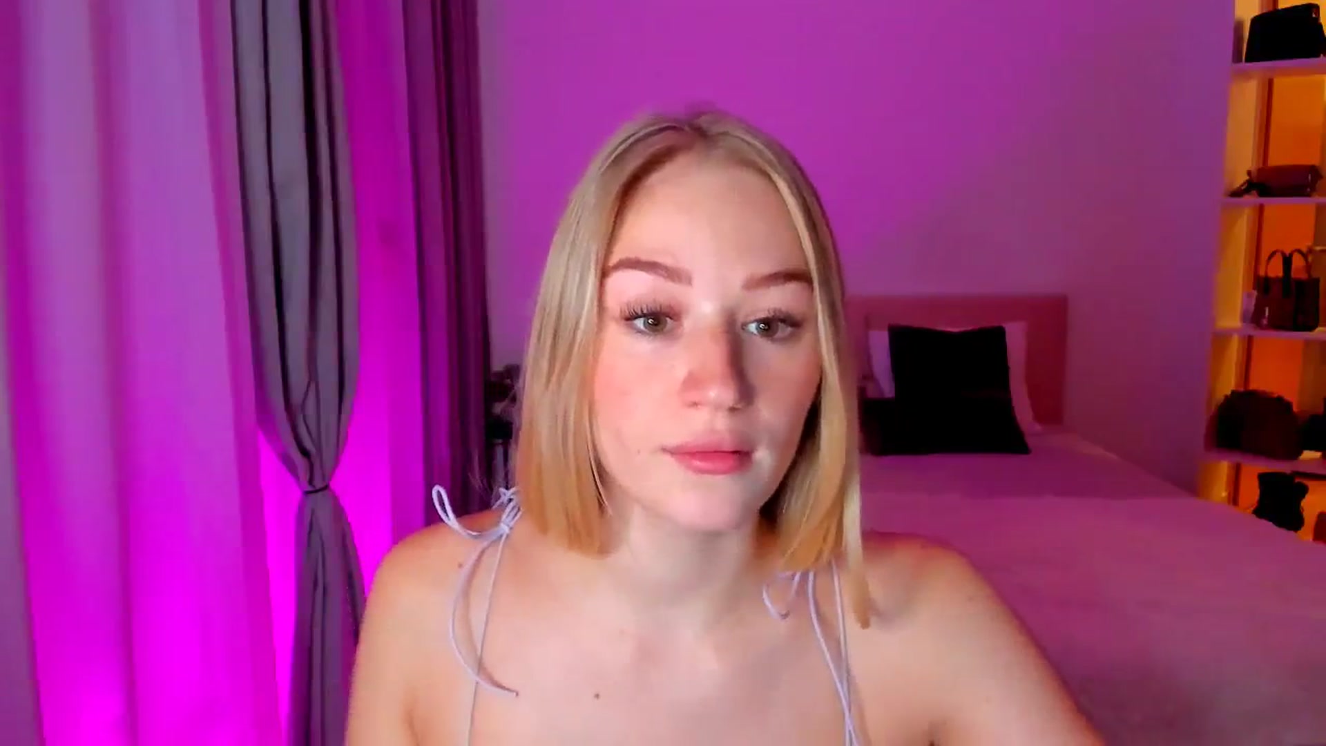 Gallery image thumbnail from CheckmyPeach's myfreecams stream on, 08/31/2024, 17:25 image 20 of 20