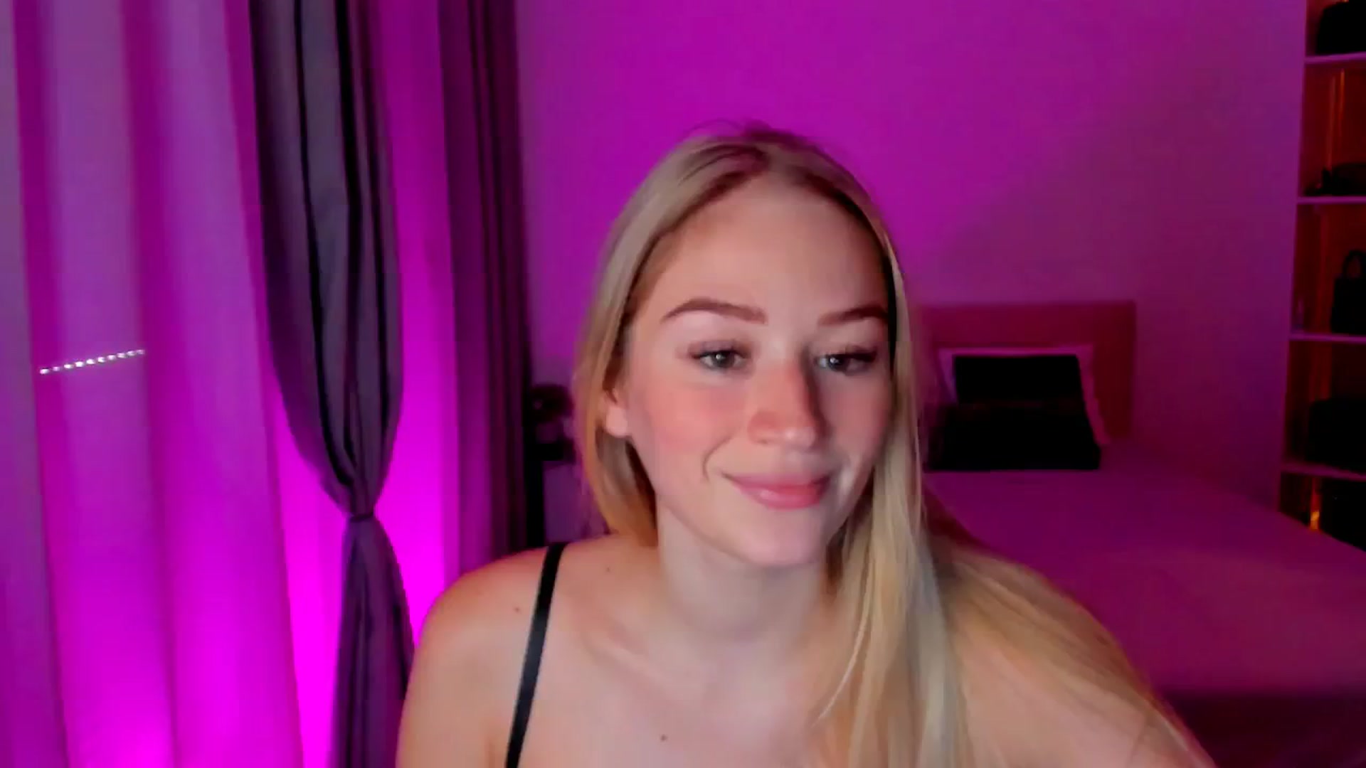 Gallery image thumbnail from CheckmyPeach's myfreecams stream on, 09/01/2024, 16:12 image 6 of 20