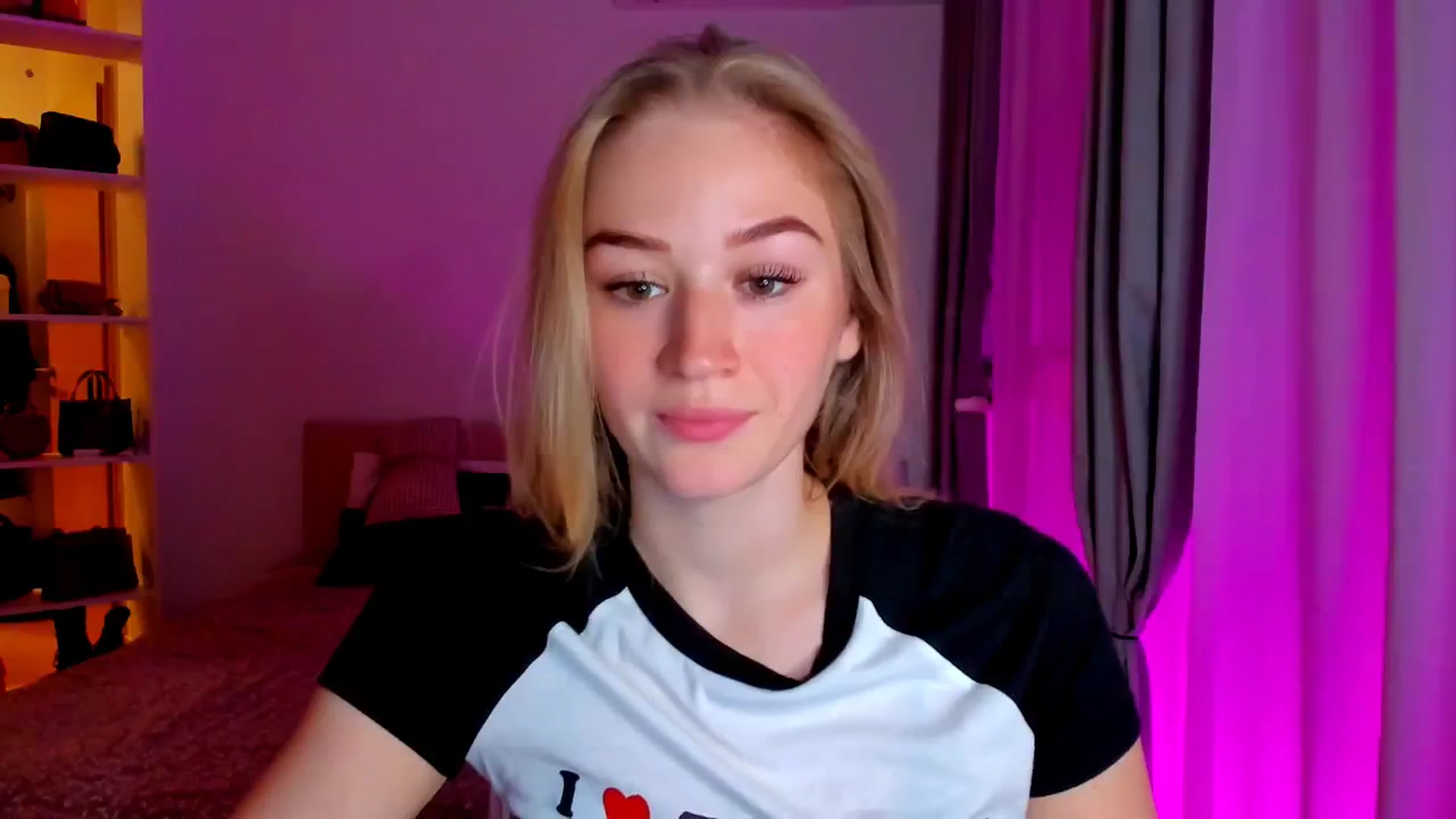 Gallery image thumbnail from CheckmyPeach's myfreecams stream on, 10/13/2024, 13:46 image 7 of 20