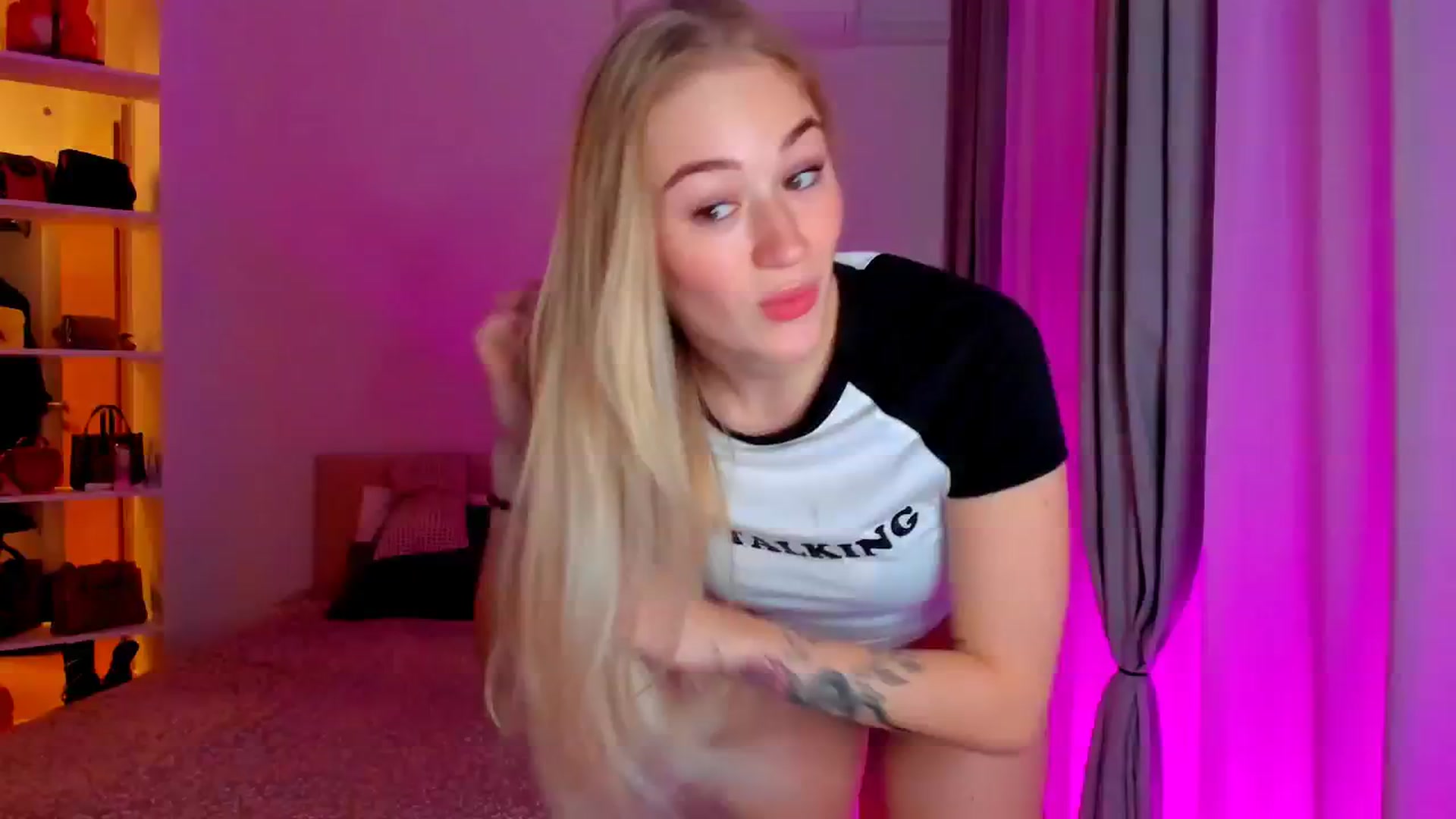 Gallery image thumbnail from CheckmyPeach's myfreecams stream on, 10/13/2024, 13:46 image 1 of 20