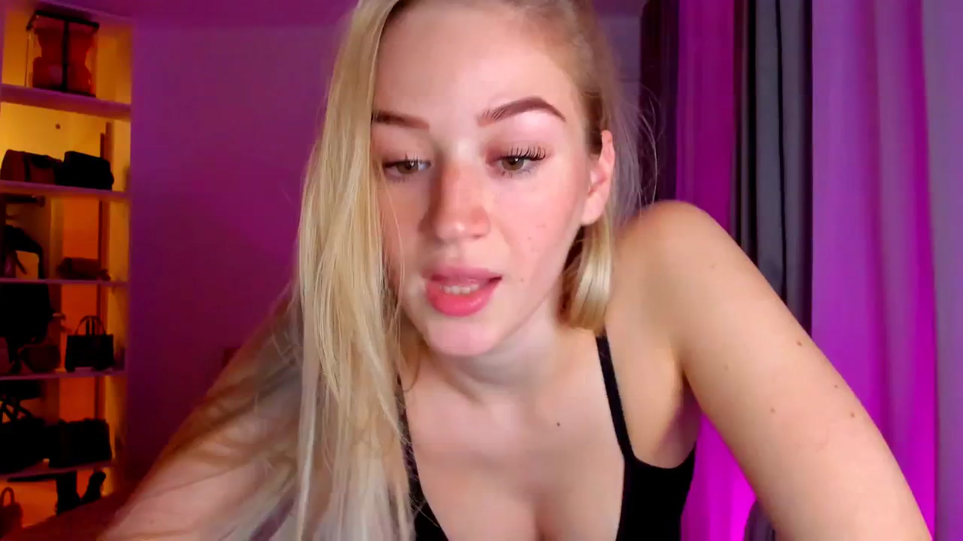 Gallery image thumbnail from CheckmyPeach's myfreecams stream on, 10/13/2024, 13:46 image 20 of 20
