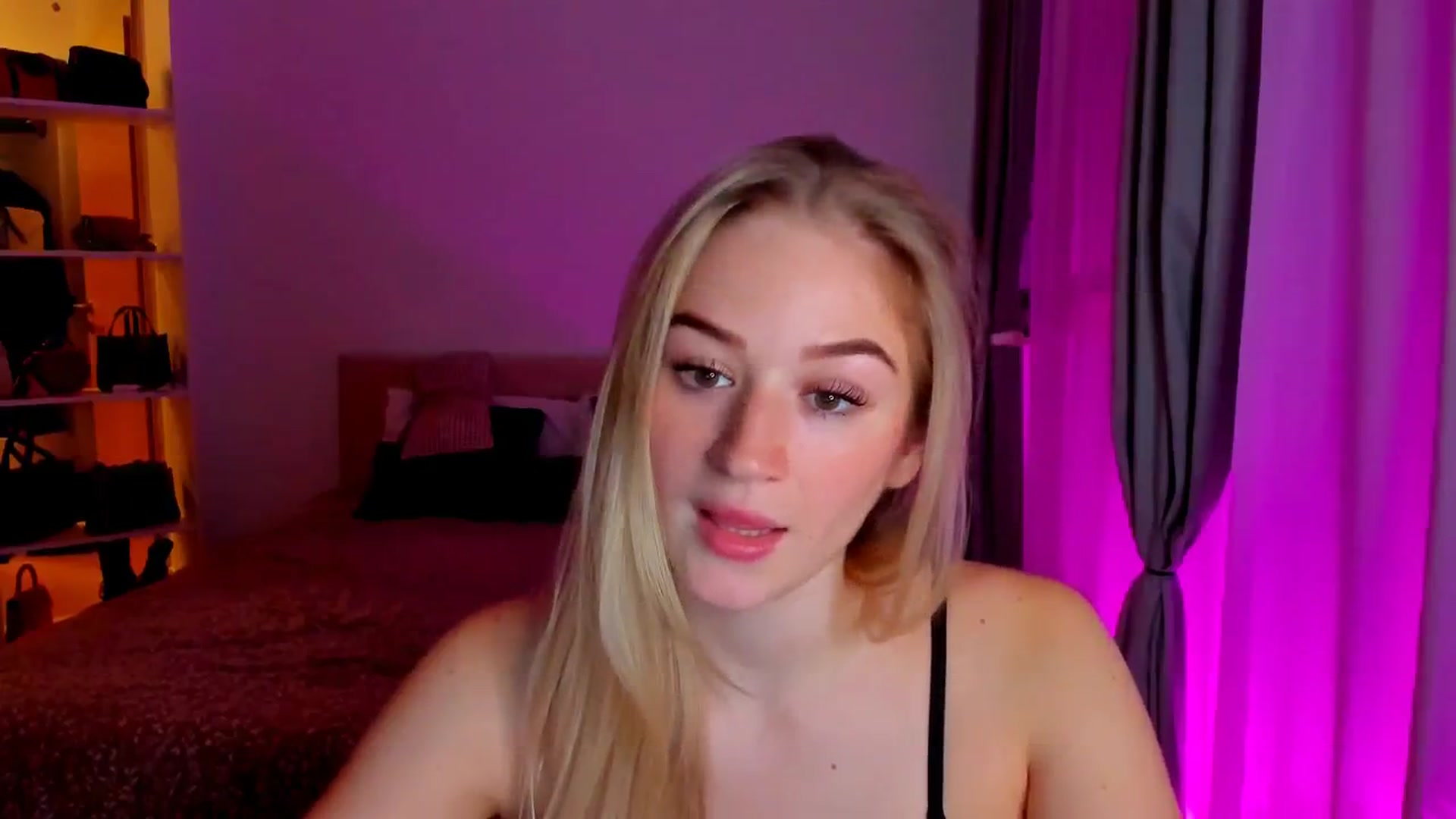 Gallery image thumbnail from CheckmyPeach's myfreecams stream on, 10/13/2024, 14:41 image 2 of 20