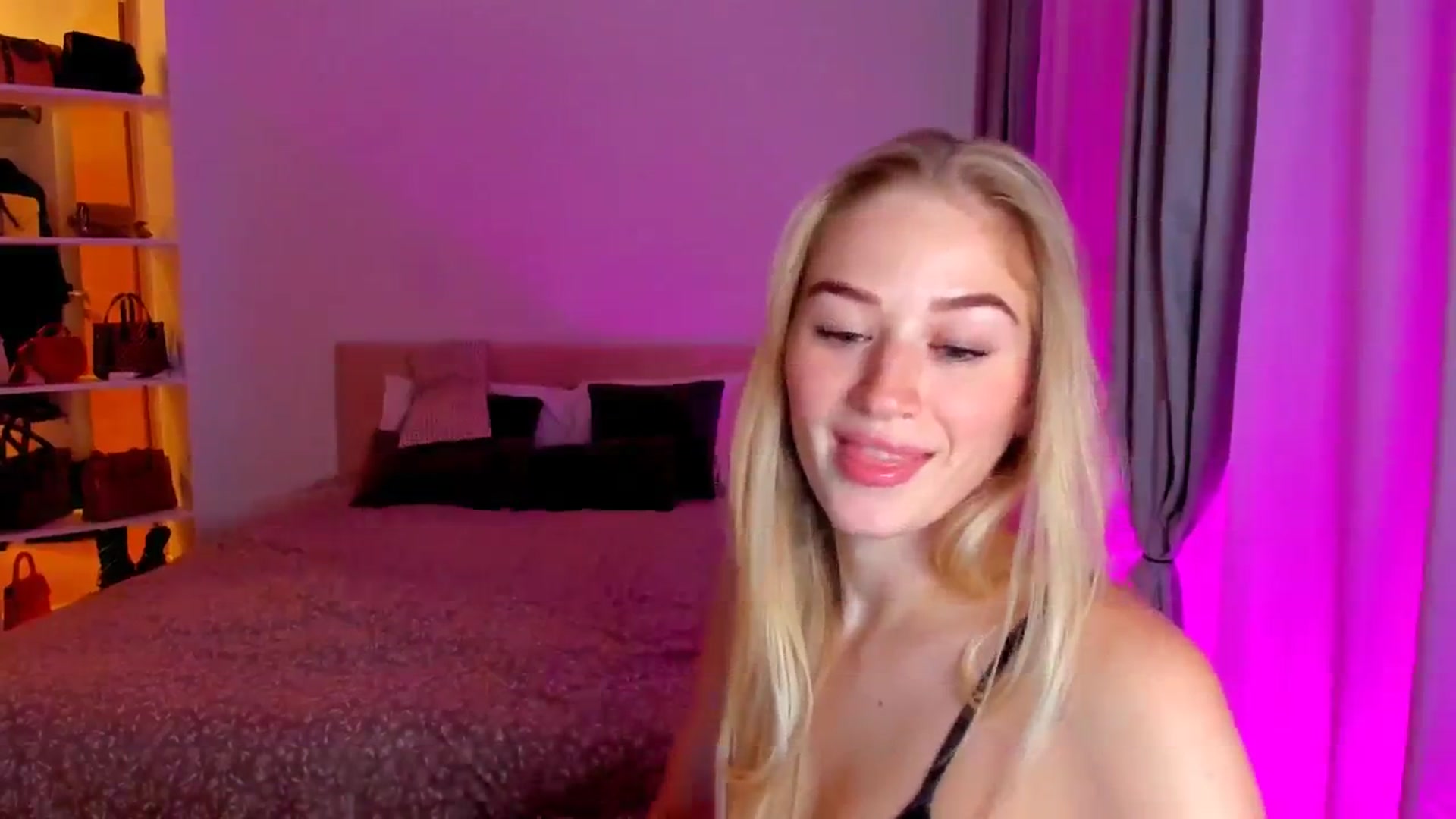 Gallery image thumbnail from CheckmyPeach's myfreecams stream on, 10/13/2024, 14:41 image 15 of 20