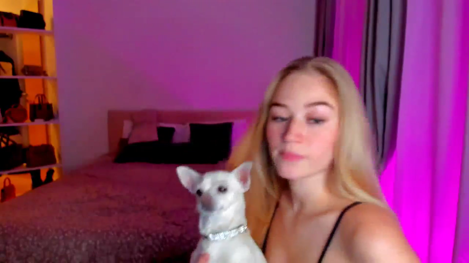Gallery image thumbnail from CheckmyPeach's myfreecams stream on, 10/13/2024, 14:41 image 16 of 20