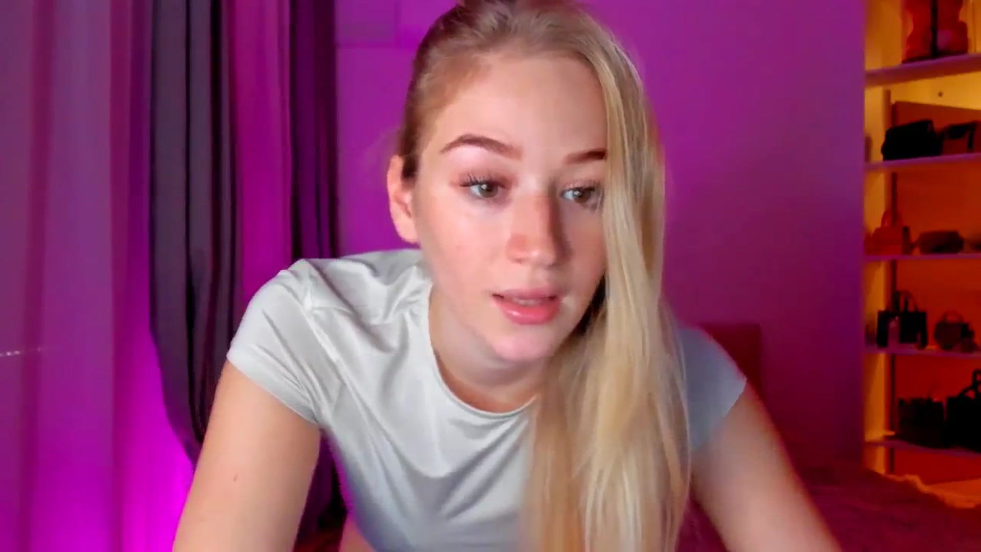 Gallery image thumbnail from CheckmyPeach's myfreecams stream on, 10/20/2024, 14:38 image 12 of 20