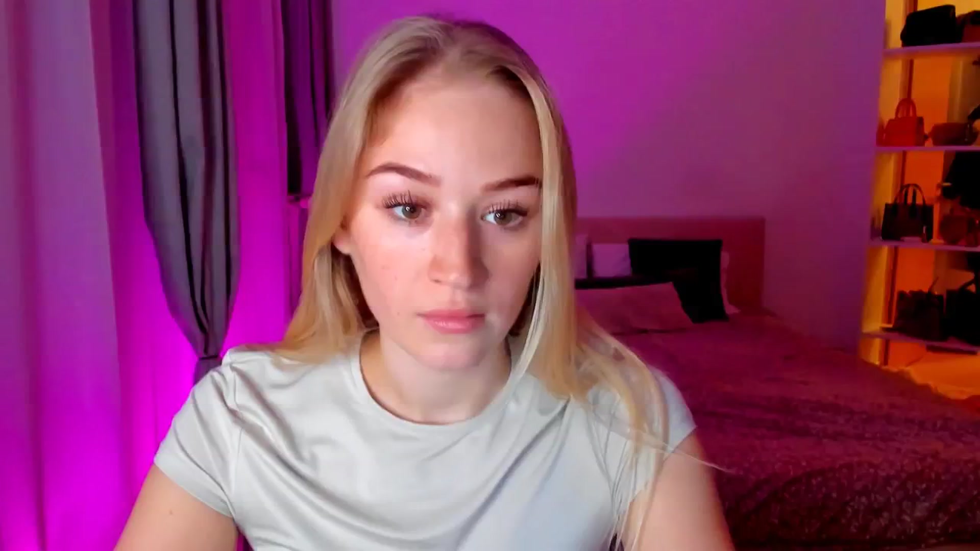 Gallery image thumbnail from CheckmyPeach's myfreecams stream on, 10/20/2024, 15:59 image 1 of 20