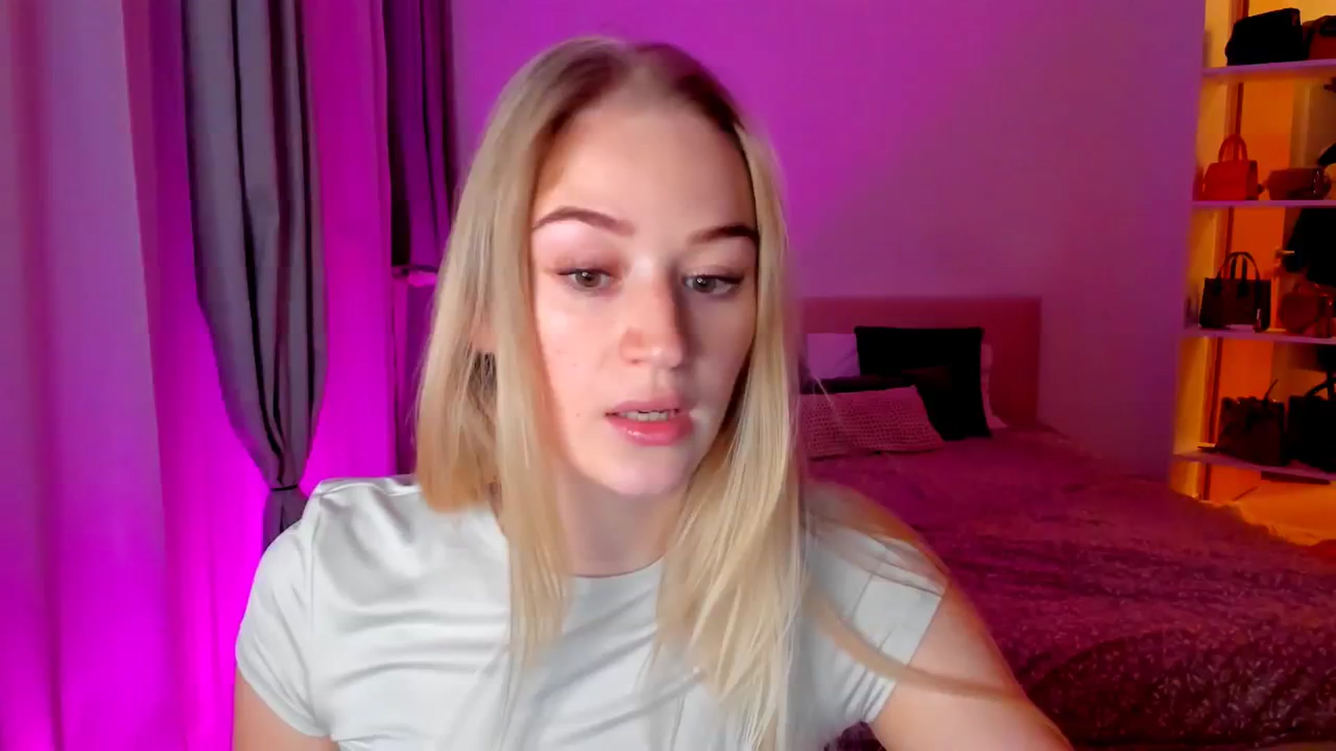 Gallery image thumbnail from CheckmyPeach's myfreecams stream on, 10/20/2024, 15:59 image 3 of 20