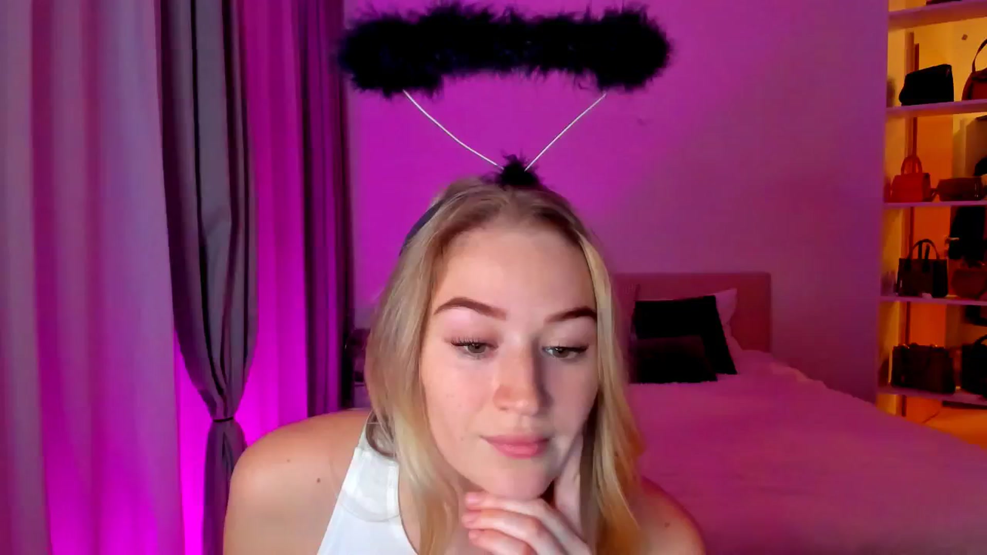Gallery image thumbnail from CheckmyPeach's myfreecams stream on, 10/27/2024, 19:53 image 7 of 20