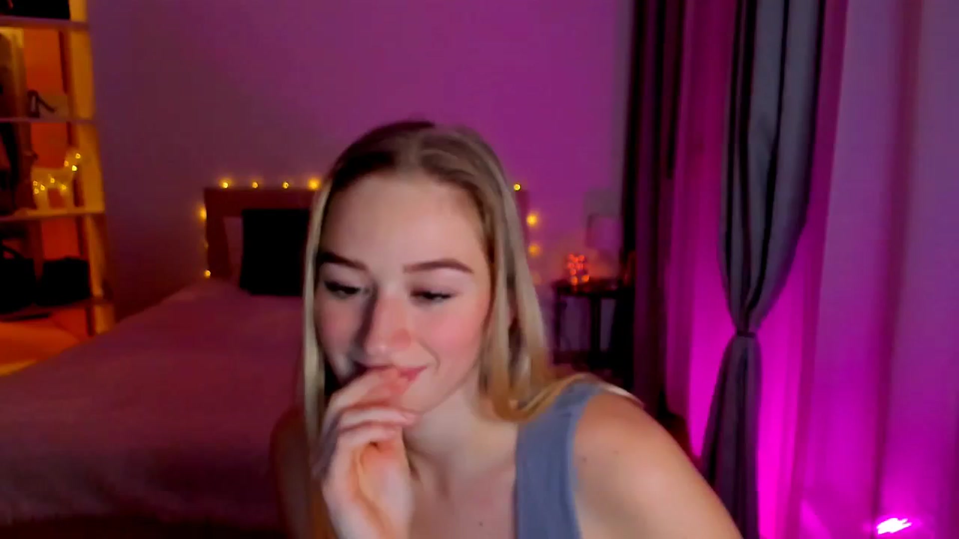 Gallery image thumbnail from CheckmyPeach's myfreecams stream on, 11/23/2024, 19:24 image 10 of 20