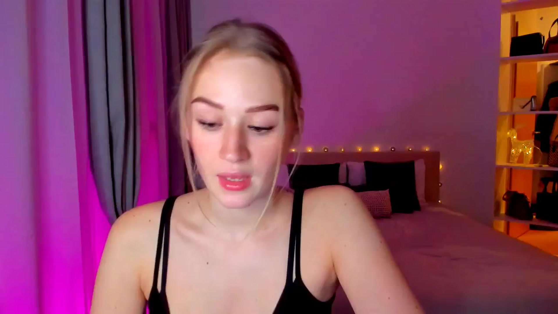 Gallery image thumbnail from CheckmyPeach's myfreecams stream on, 11/30/2024, 17:08 image 1 of 20
