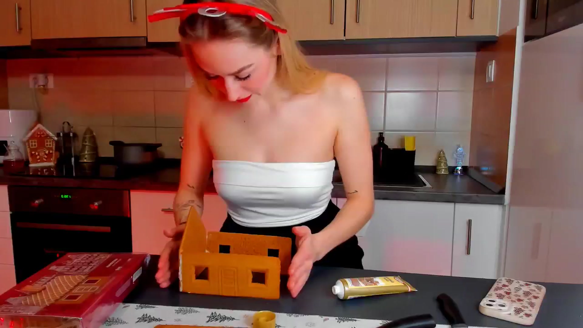 Gallery image thumbnail from CheckmyPeach's myfreecams stream on, 12/22/2024, 17:19 image 6 of 20