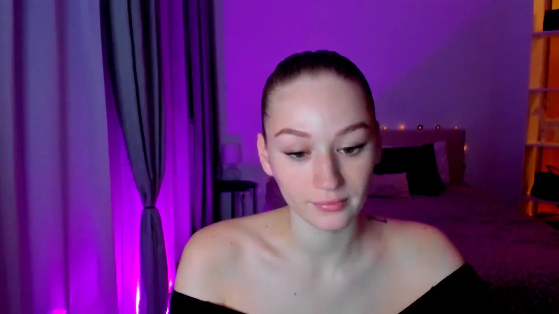 Gallery image thumbnail from CheckmyPeach's myfreecams stream on, 12/28/2024, 17:10 image 3 of 20