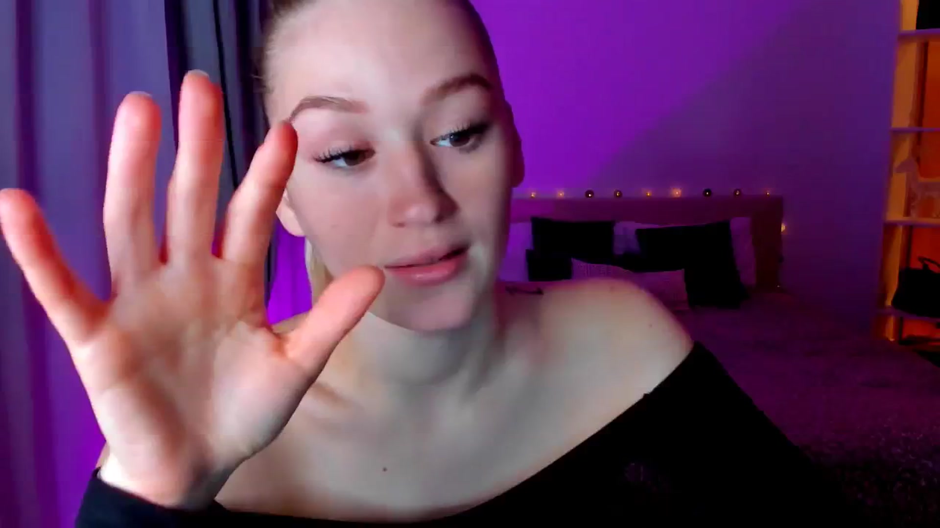 Gallery image thumbnail from CheckmyPeach's myfreecams stream on, 12/28/2024, 17:10 image 8 of 20