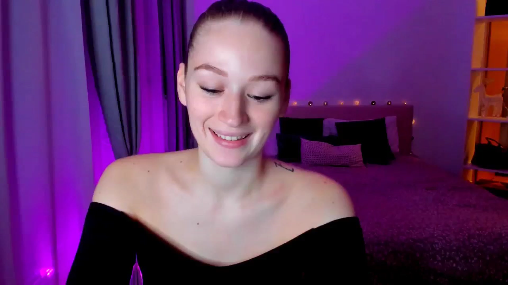 Gallery image thumbnail from CheckmyPeach's myfreecams stream on, 12/28/2024, 17:10 image 17 of 20