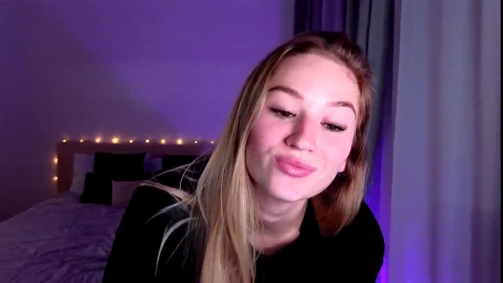 Gallery image thumbnail from CheckmyPeach's myfreecams stream on, 02/02/2025, 18:08 image 7 of 20