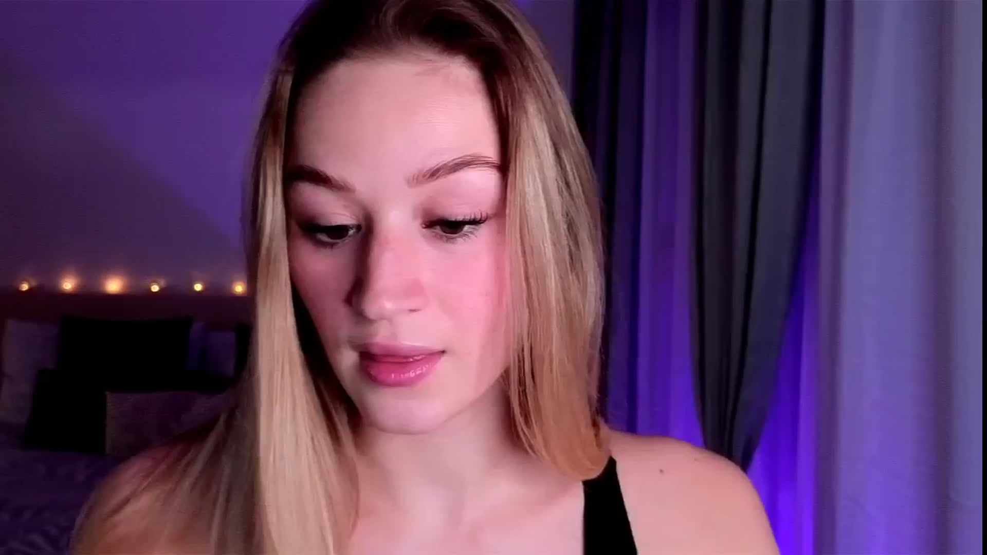 Gallery image thumbnail from CheckmyPeach's myfreecams stream on, 02/02/2025, 19:49 image 16 of 20