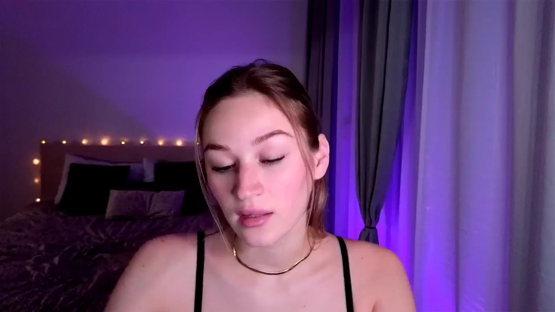 Gallery image thumbnail from CheckmyPeach's myfreecams stream on, 02/06/2025, 21:28 image 17 of 20
