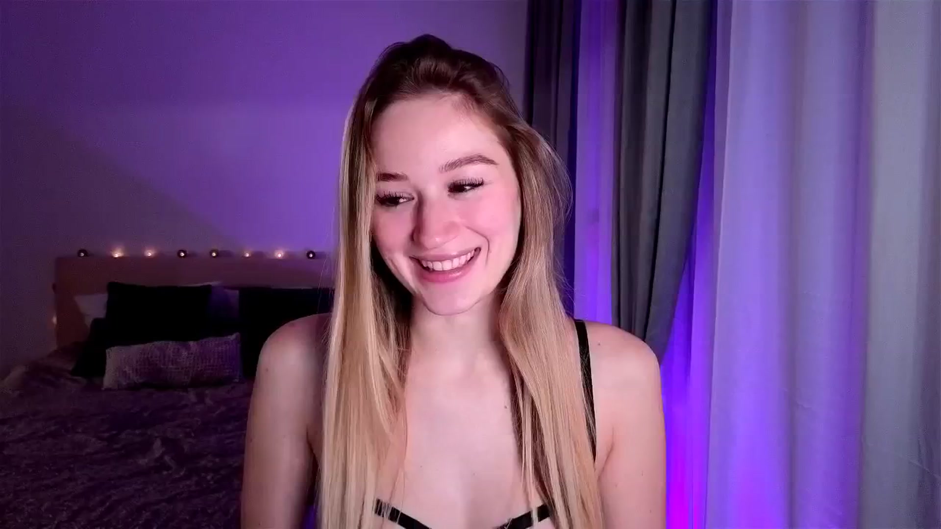 Gallery image thumbnail from CheckmyPeach's myfreecams stream on, 02/08/2025, 06:56 image 18 of 20