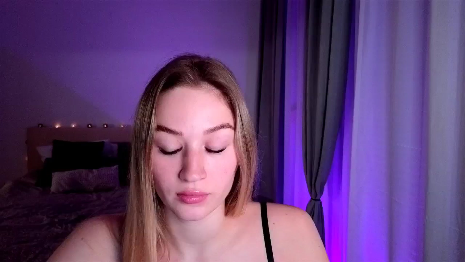 Gallery image thumbnail from CheckmyPeach's myfreecams stream on, 02/08/2025, 07:33 image 15 of 20