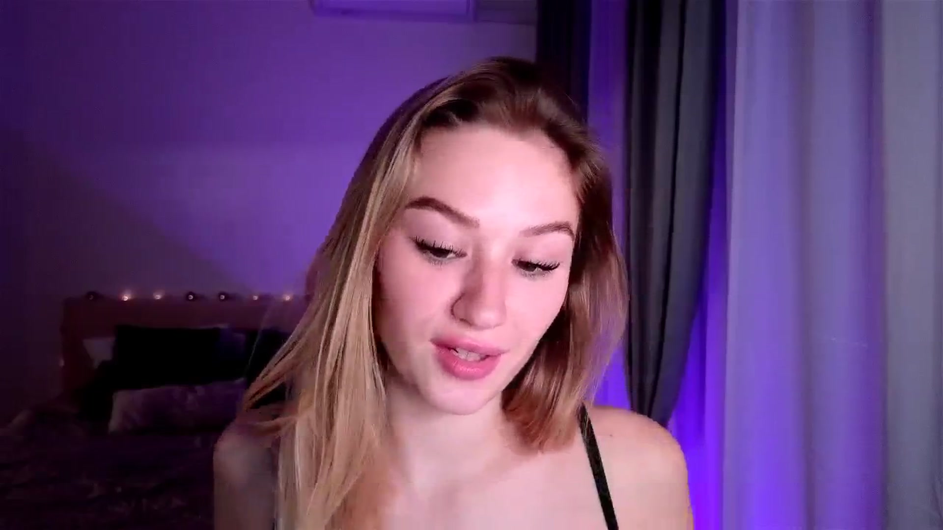 Gallery image thumbnail from CheckmyPeach's myfreecams stream on, 02/08/2025, 08:39 image 10 of 20
