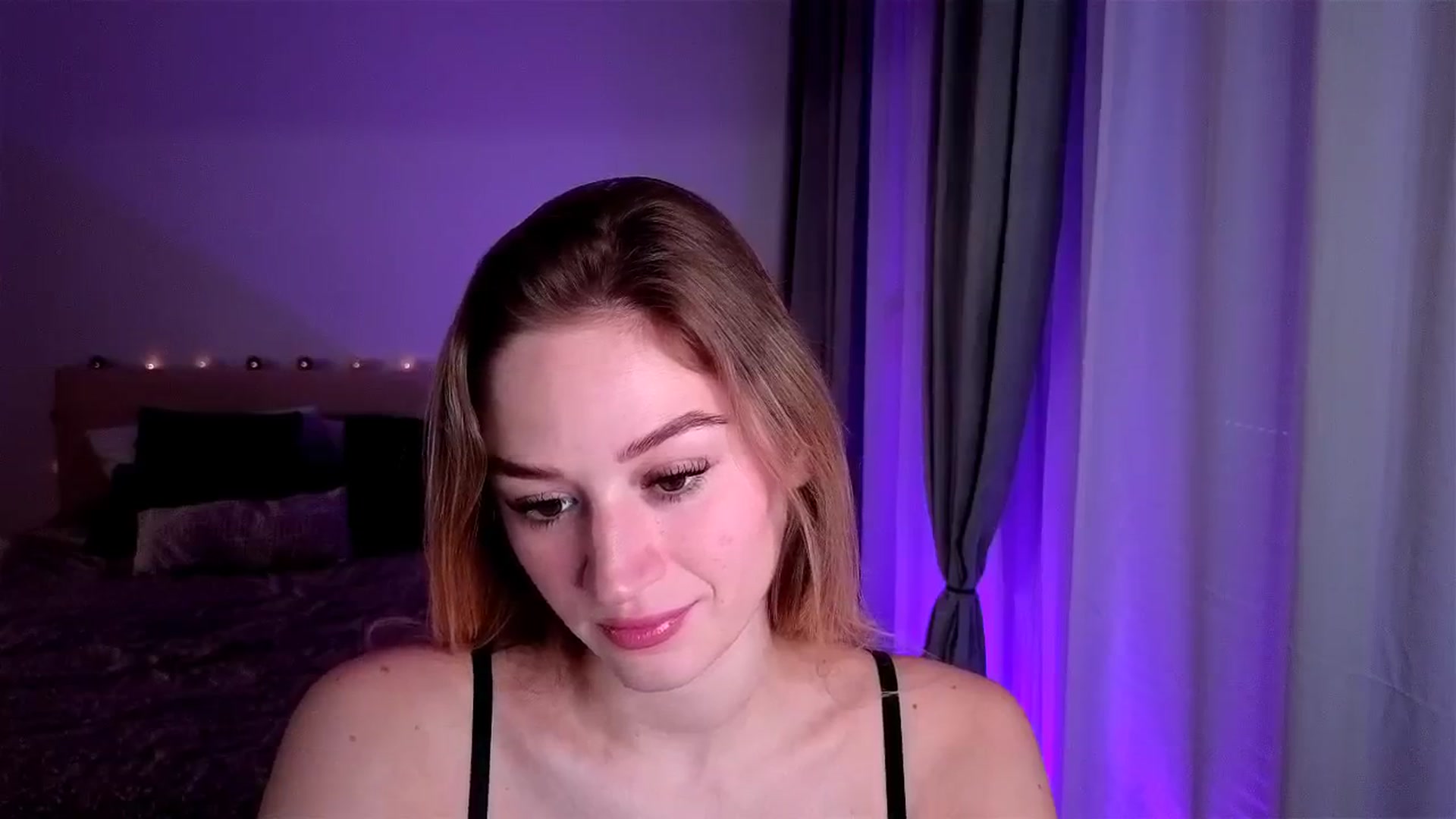 Gallery image thumbnail from CheckmyPeach's myfreecams stream on, 02/08/2025, 08:39 image 16 of 20