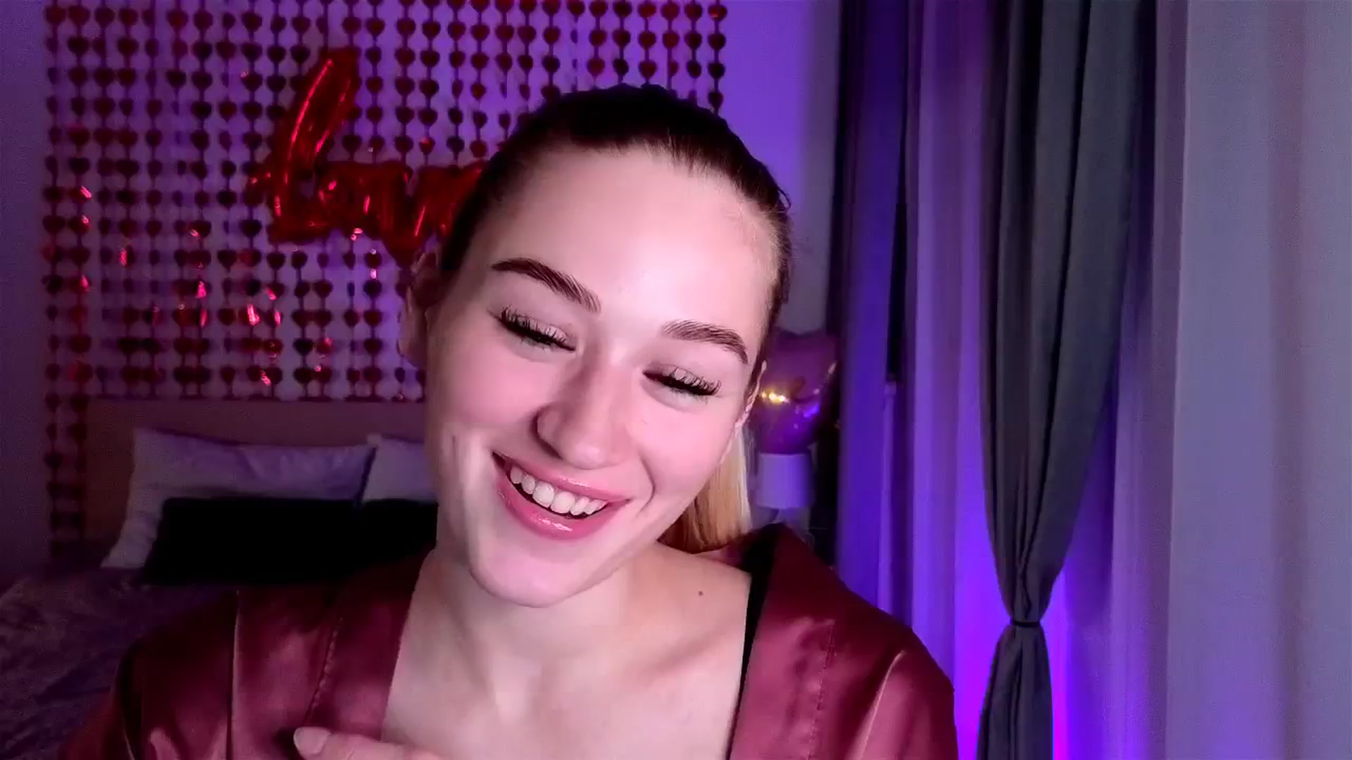 Gallery image thumbnail from CheckmyPeach's myfreecams stream on, 02/15/2025, 24:02 image 7 of 20