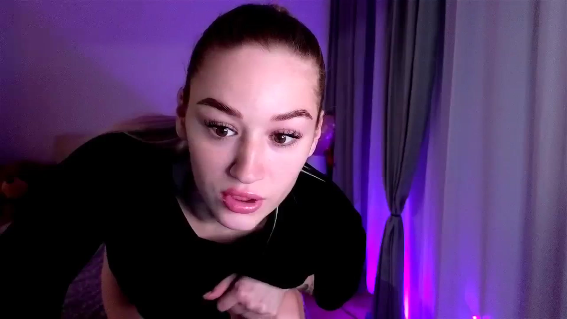 Gallery image thumbnail from CheckmyPeach's myfreecams stream on, 02/18/2025, 06:09 image 2 of 20