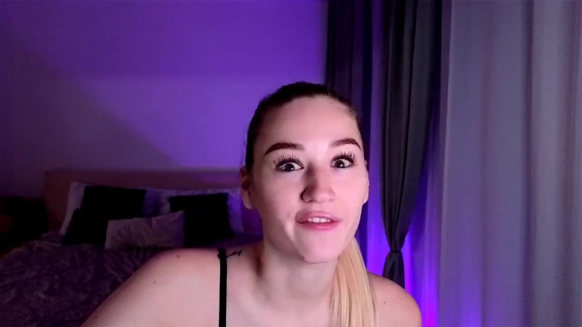Gallery image thumbnail from CheckmyPeach's myfreecams stream on, 02/18/2025, 06:09 image 17 of 20