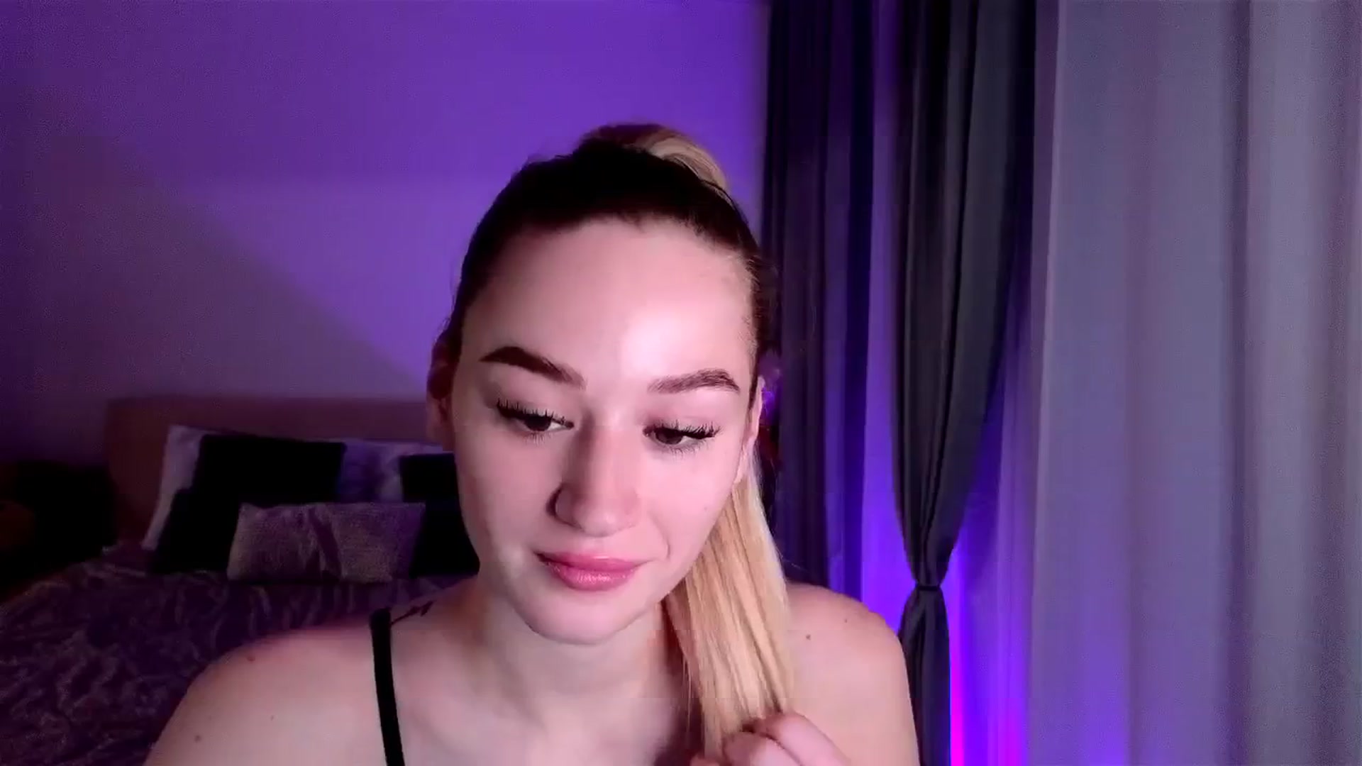 Gallery image thumbnail from CheckmyPeach's myfreecams stream on, 02/18/2025, 06:09 image 9 of 20