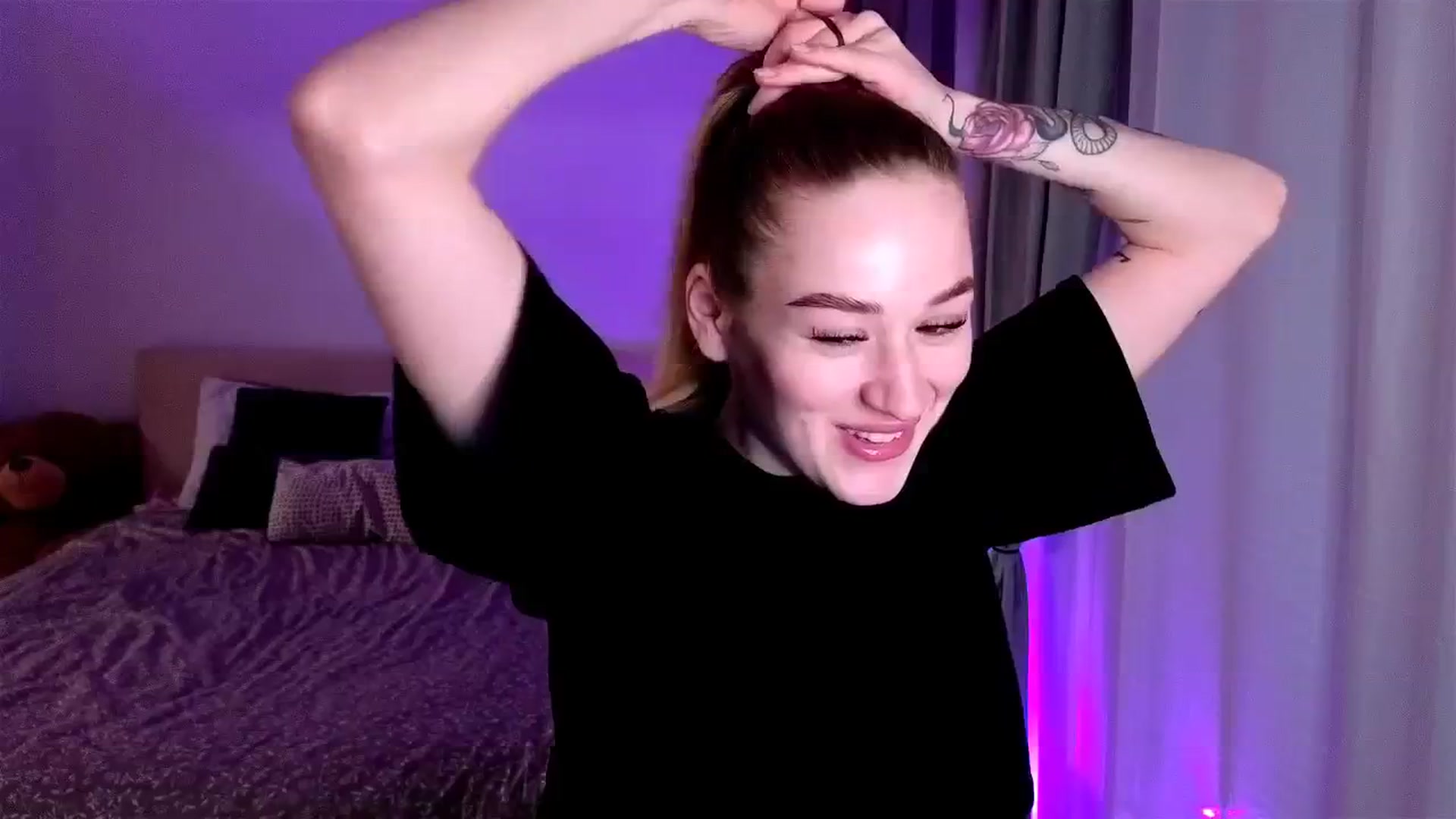Gallery image thumbnail from CheckmyPeach's myfreecams stream on, 02/18/2025, 06:09 image 4 of 20