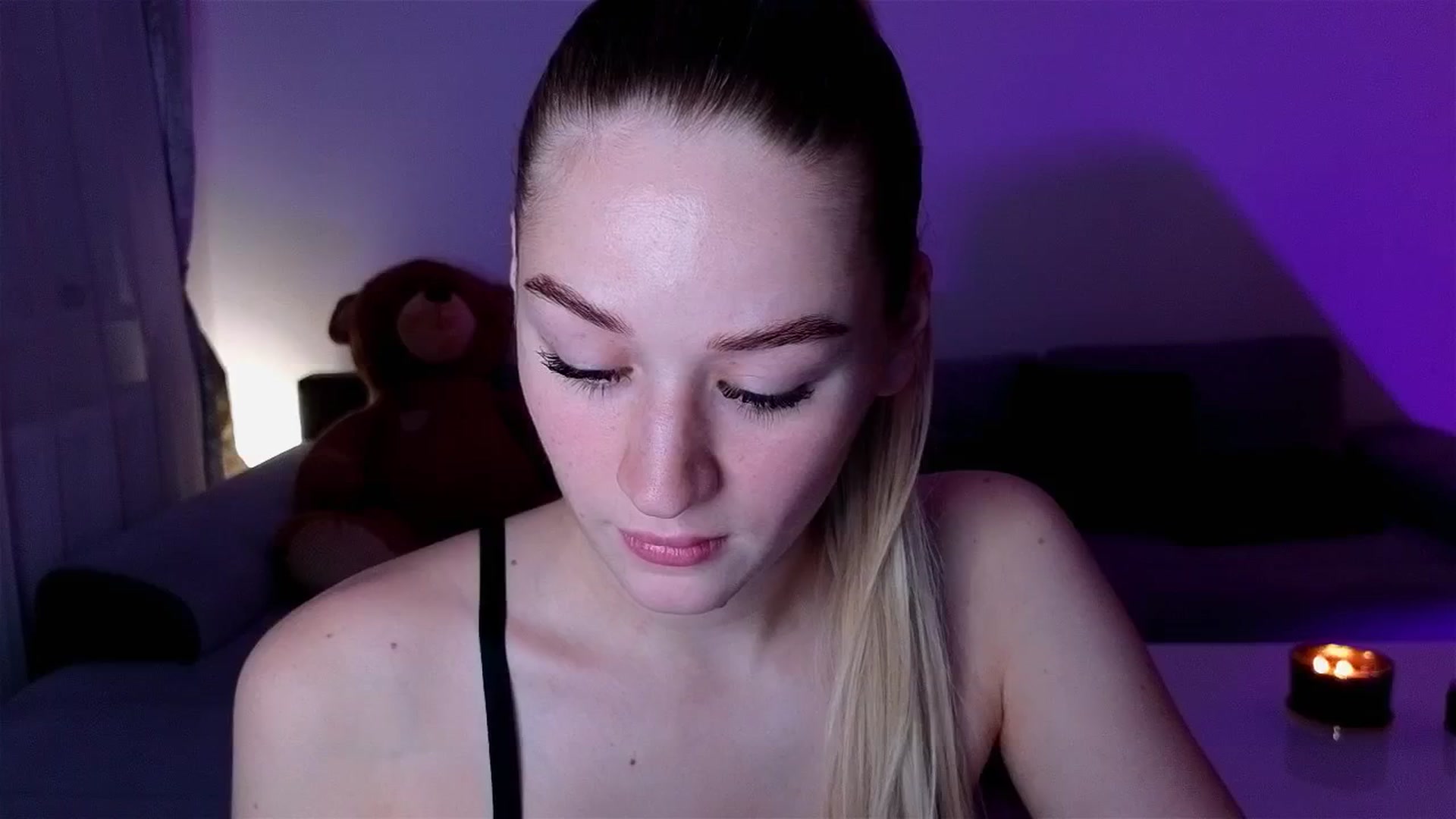 Gallery image thumbnail from CheckmyPeach's myfreecams stream on, 03/01/2025, 24:18 image 14 of 20
