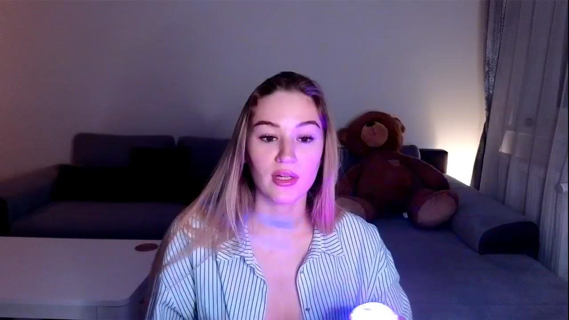 Gallery image thumbnail from CheckmyPeach's myfreecams stream on, 03/09/2025, 18:27 image 7 of 20