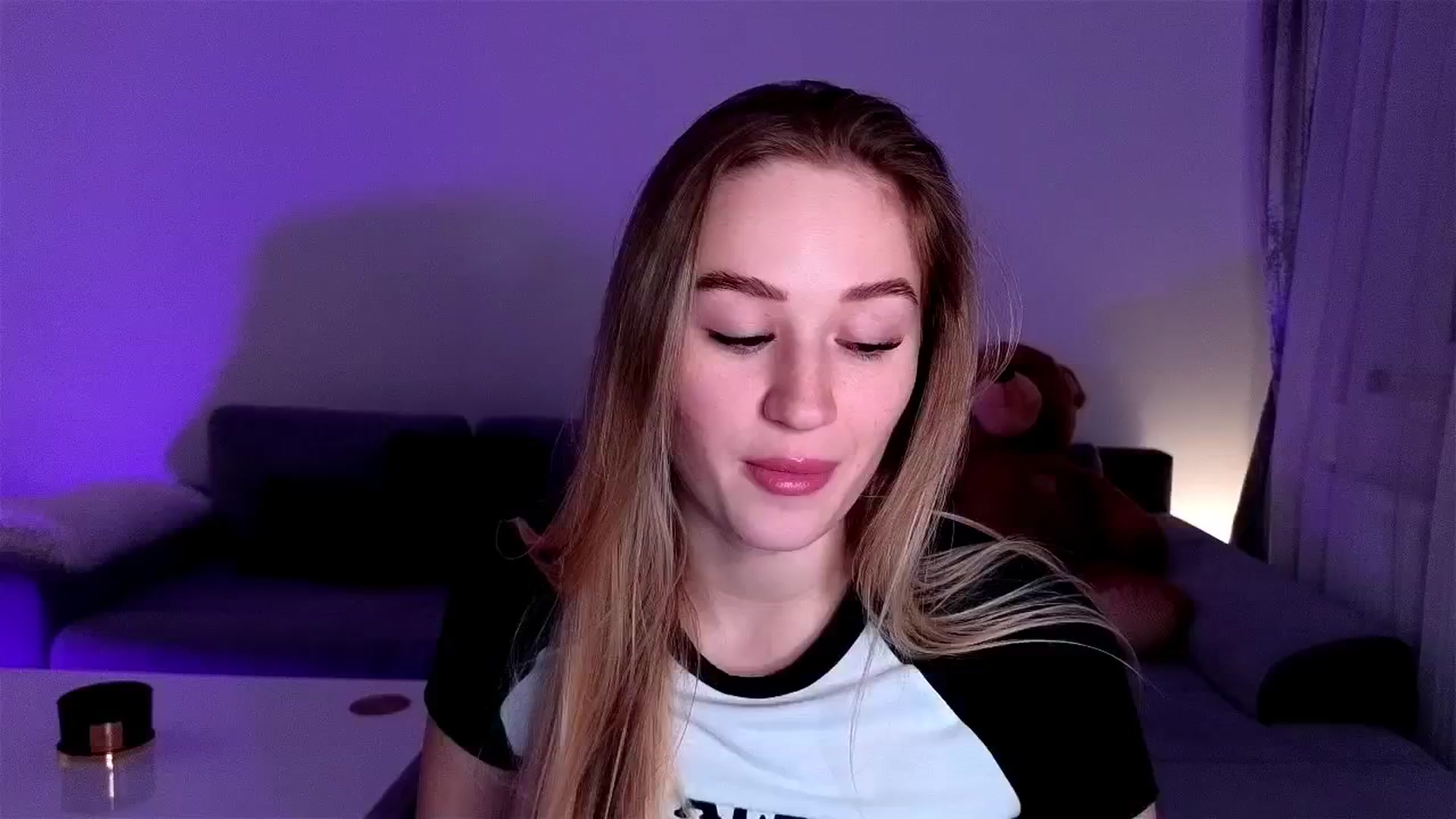 Gallery image thumbnail from CheckmyPeach's myfreecams stream on, 03/16/2025, 15:47 image 6 of 20