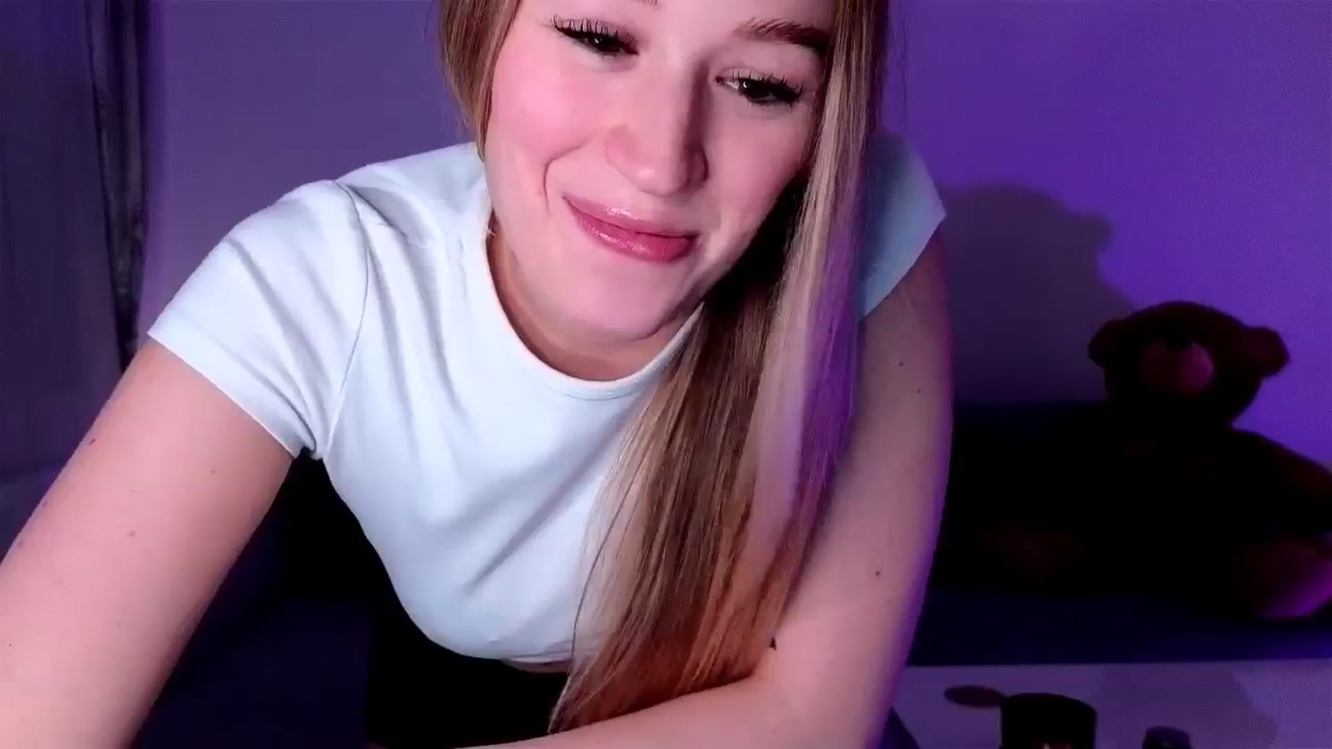 Gallery image thumbnail from CheckmyPeach's myfreecams stream on, 03/21/2025, 23:43 image 4 of 20