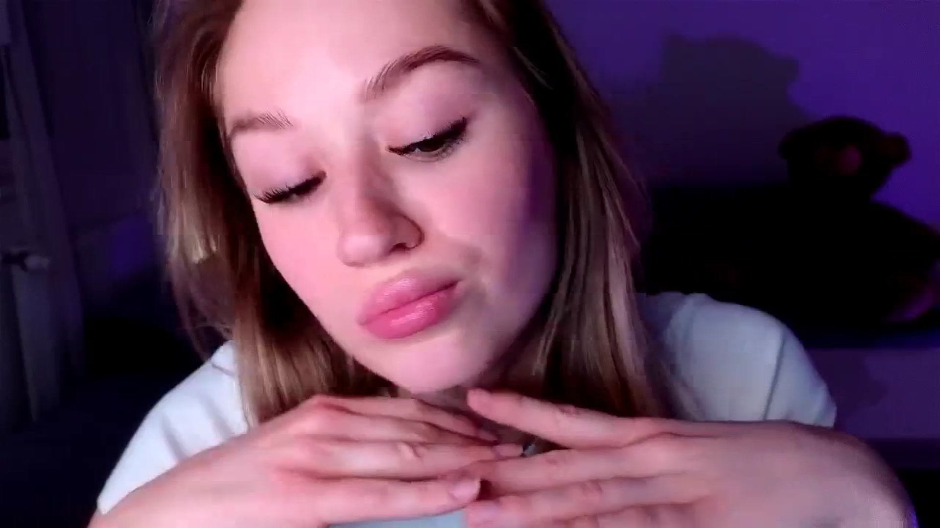 Gallery image thumbnail from CheckmyPeach's myfreecams stream on, 03/21/2025, 23:43 image 13 of 20