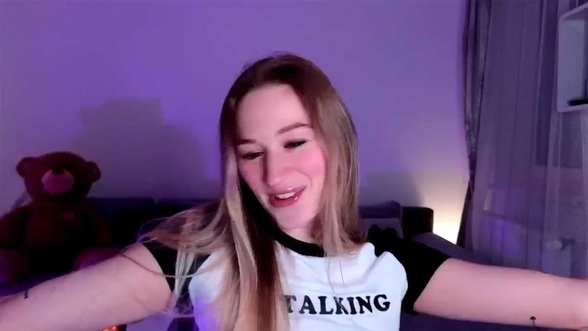 Gallery image thumbnail from CheckmyPeach's myfreecams stream on, 03/29/2025, 20:02 image 5 of 20