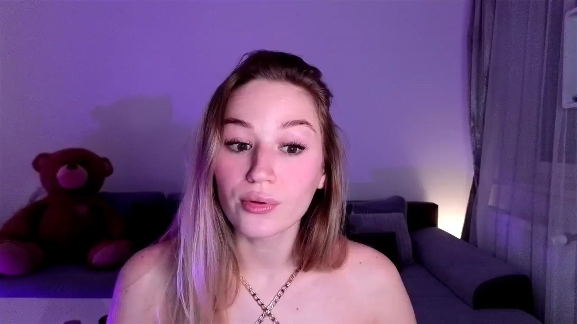 Gallery image thumbnail from CheckmyPeach's myfreecams stream on, 03/29/2025, 20:02 image 18 of 20