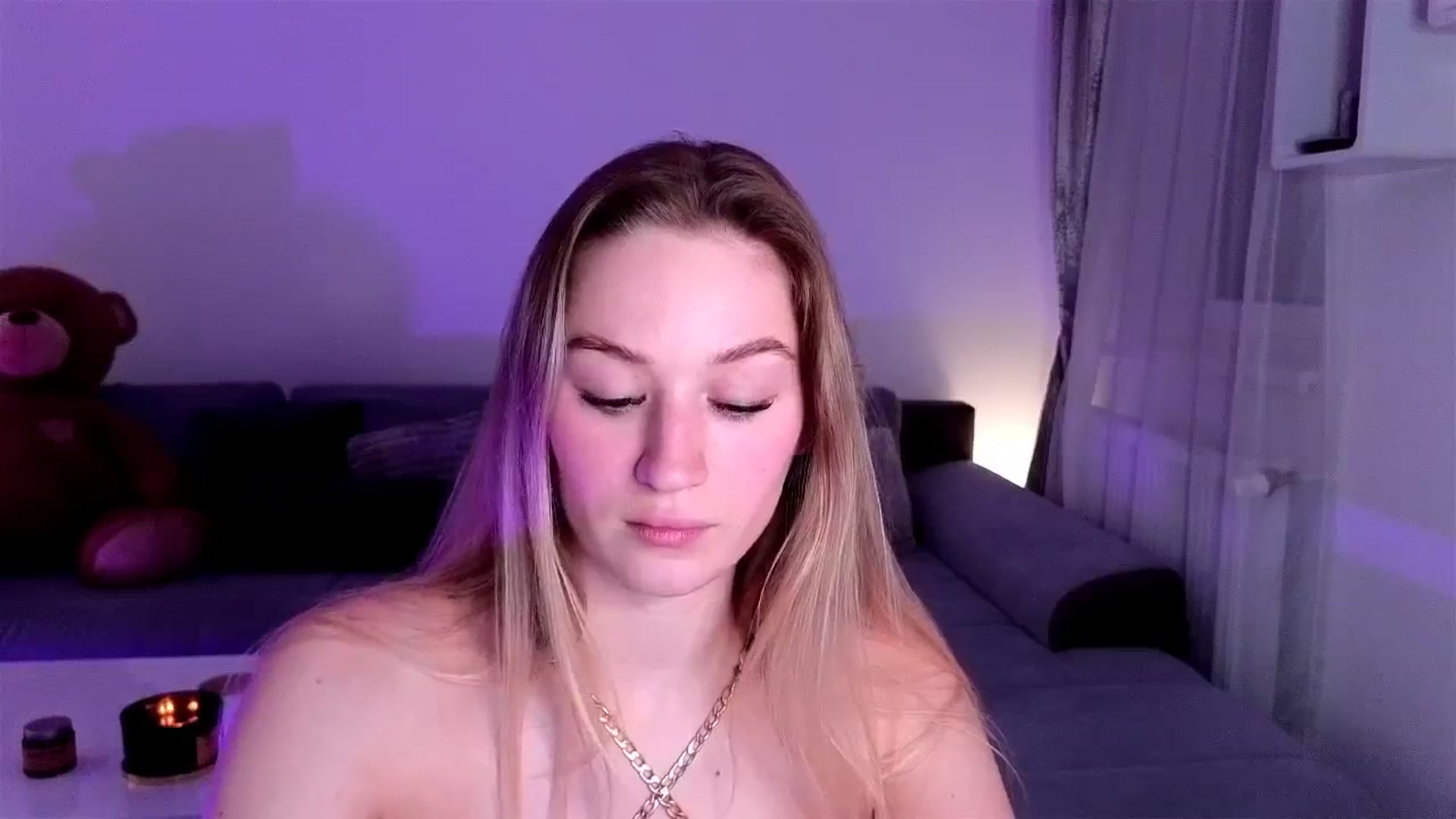 Gallery image thumbnail from CheckmyPeach's myfreecams stream on, 03/29/2025, 21:10 image 16 of 20