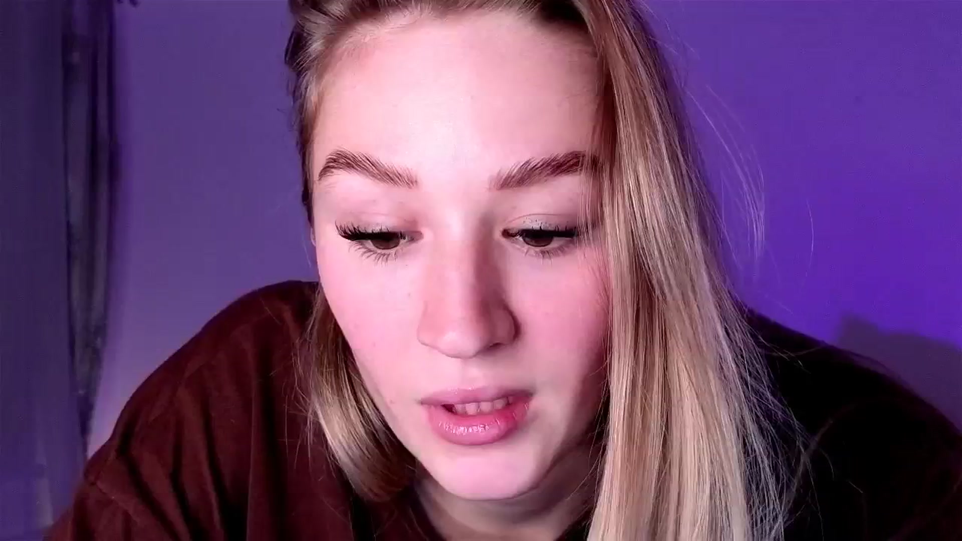 Gallery image thumbnail from CheckmyPeach's myfreecams stream on, 03/30/2025, 19:23 image 3 of 20