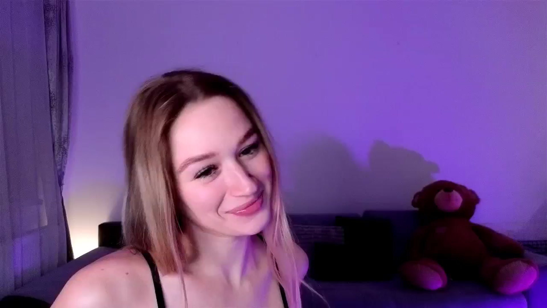 Gallery image thumbnail from CheckmyPeach's myfreecams stream on, 04/04/2025, 23:20 image 3 of 20