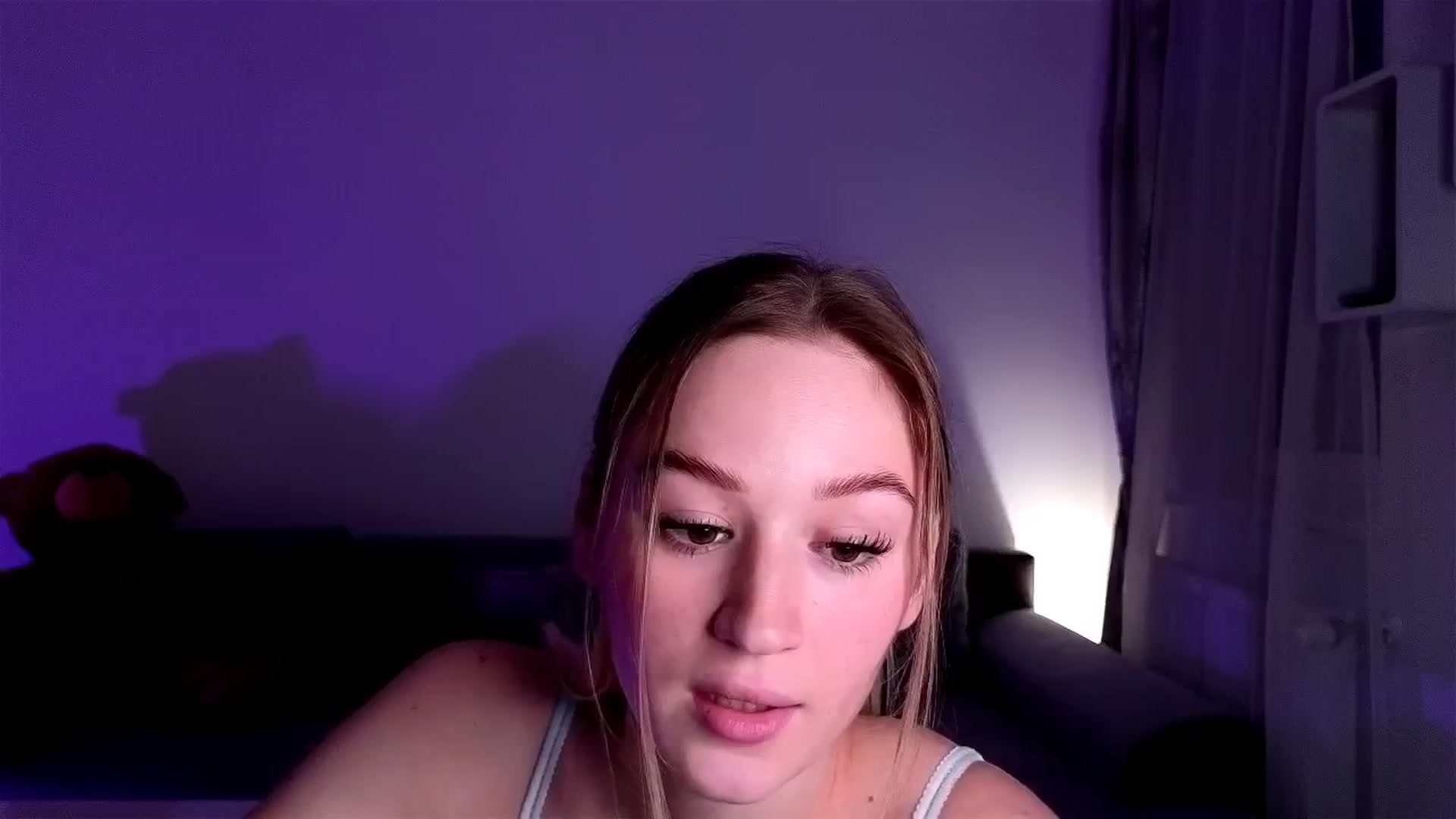 Gallery image thumbnail from CheckmyPeach's myfreecams stream on, 04/07/2025, 23:24 image 16 of 20