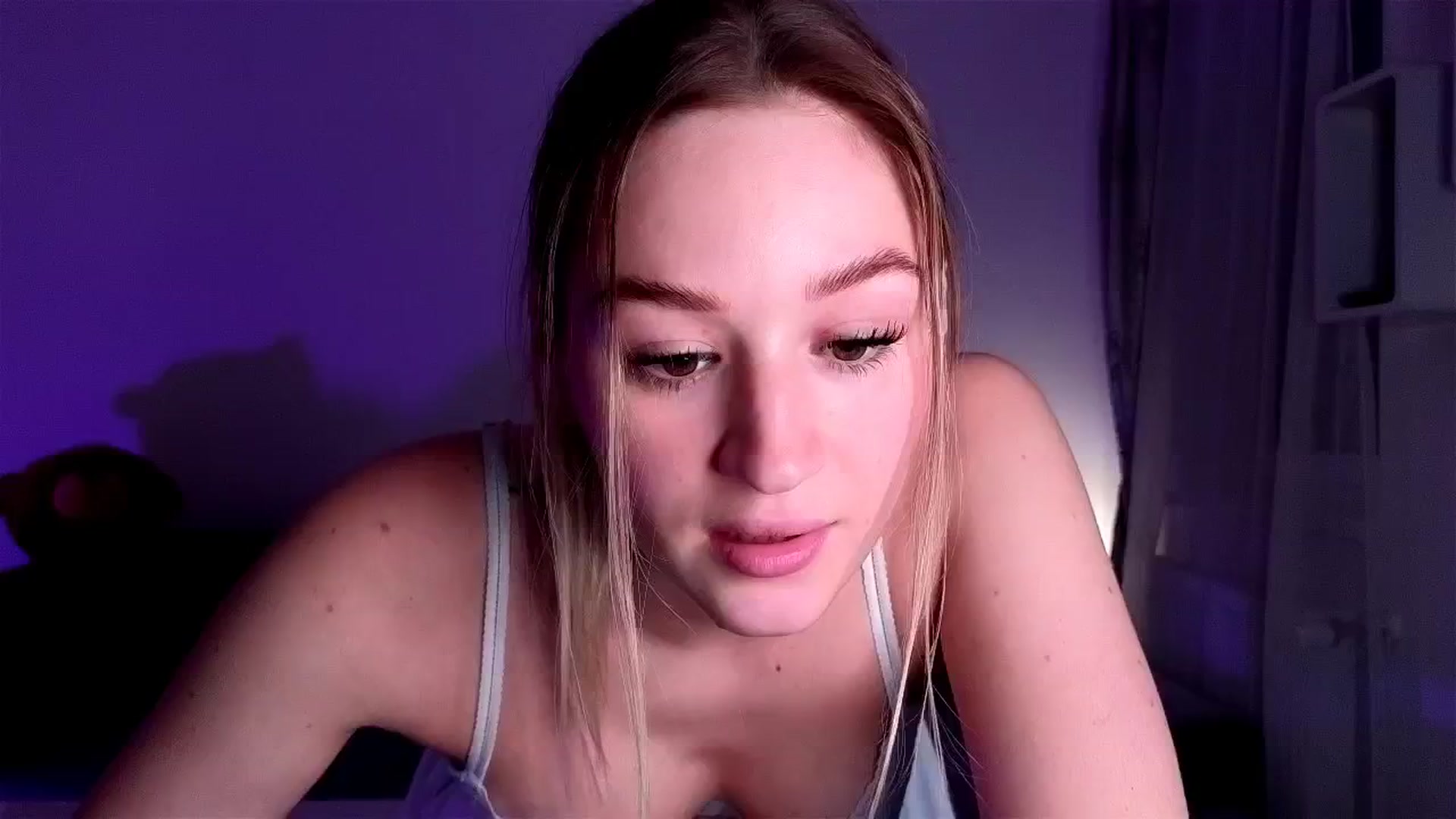 Gallery image thumbnail from CheckmyPeach's myfreecams stream on, 04/07/2025, 23:24 image 15 of 20