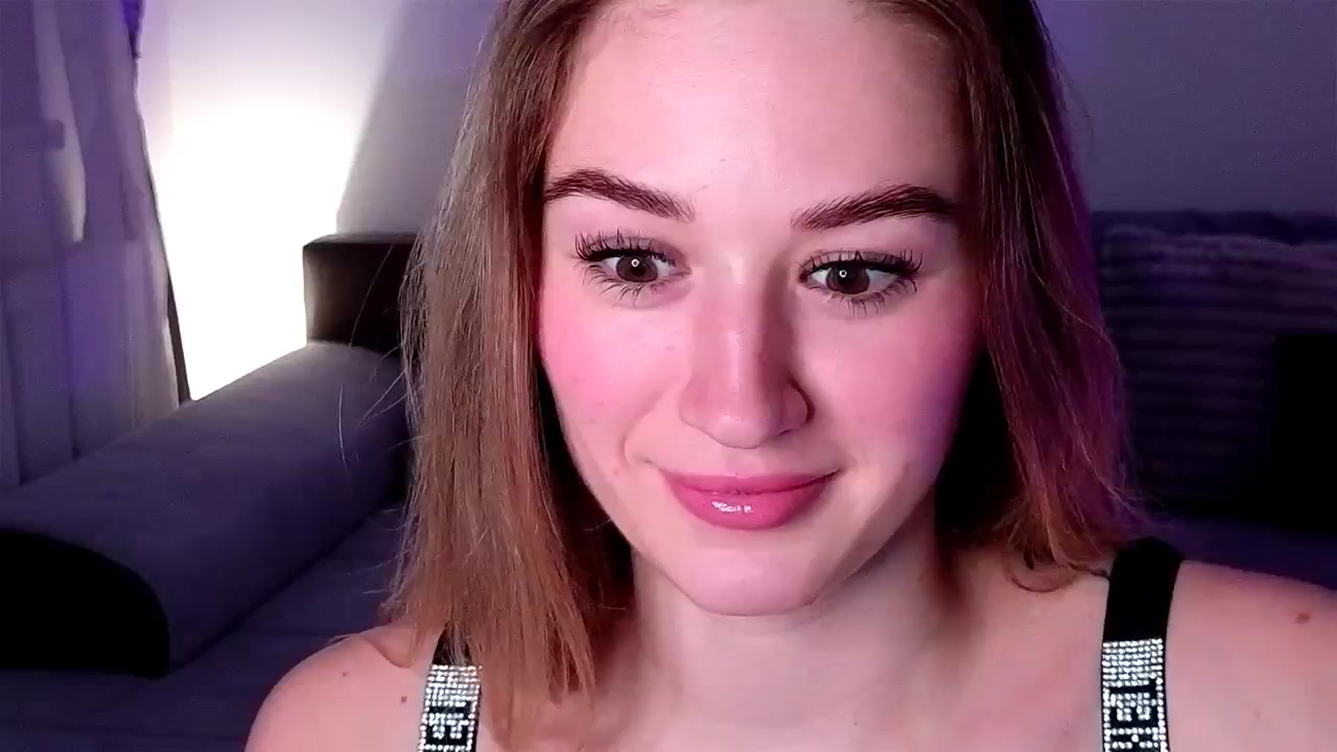 Gallery image thumbnail from CheckmyPeach's myfreecams stream on, 04/10/2025, 22:18 image 6 of 20